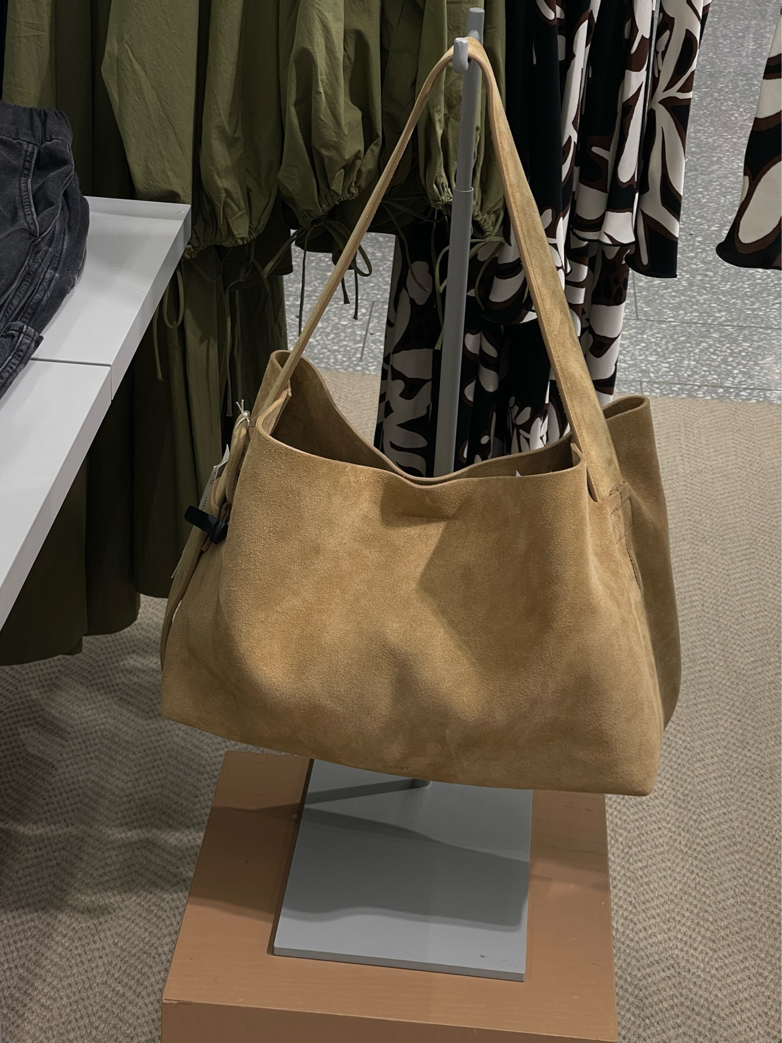 Arket suede bag, slouchy bag, autumnal bag, shoulder bag, neutrals, tan bag, large bag 

#LTKautumn #LTKuk #LTKstyletip