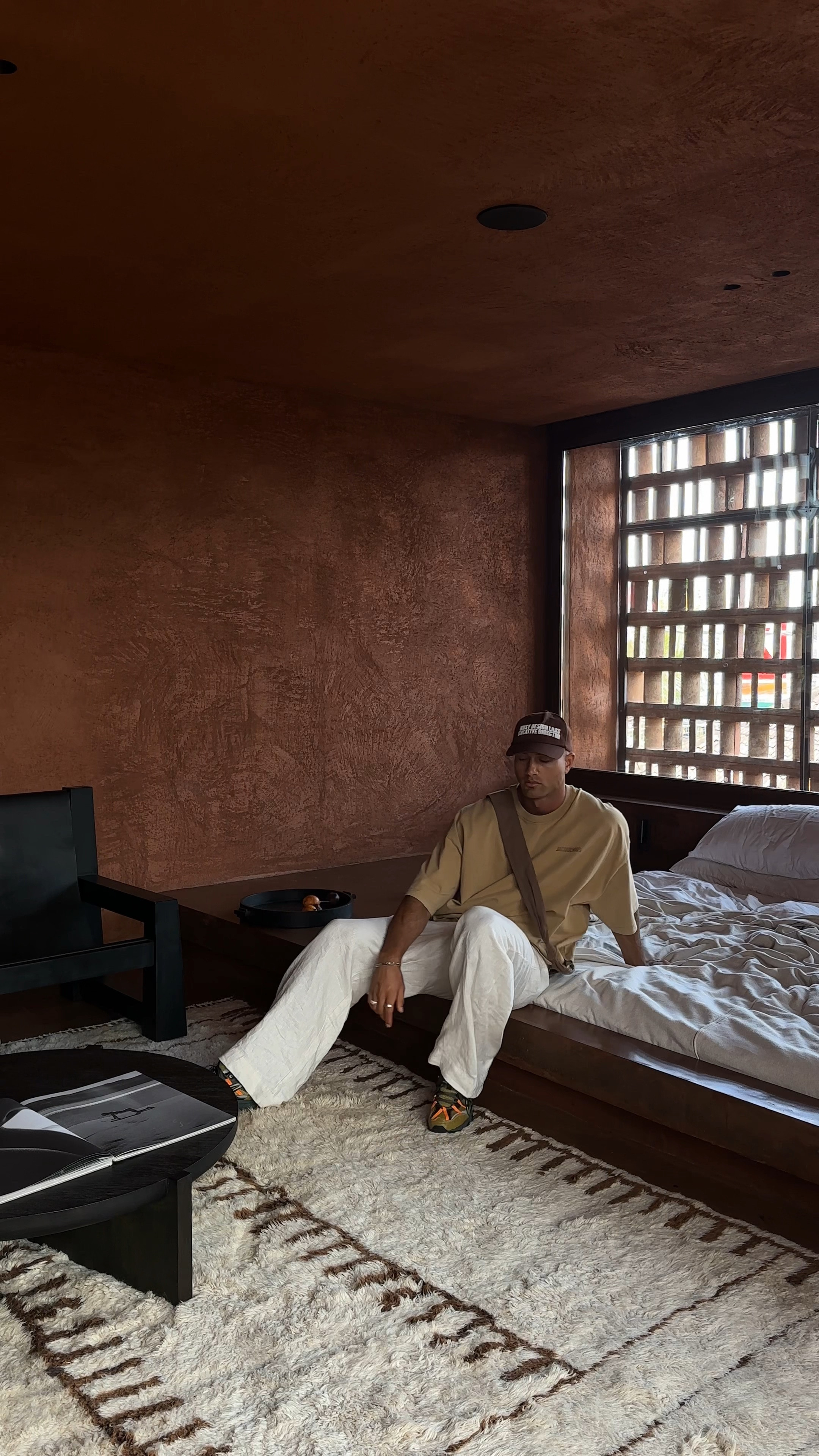 unmatched colour combo
tee: XL (women’s) fits oversized
pants: XL (women’s)
shoes: true to size
#LTKmen