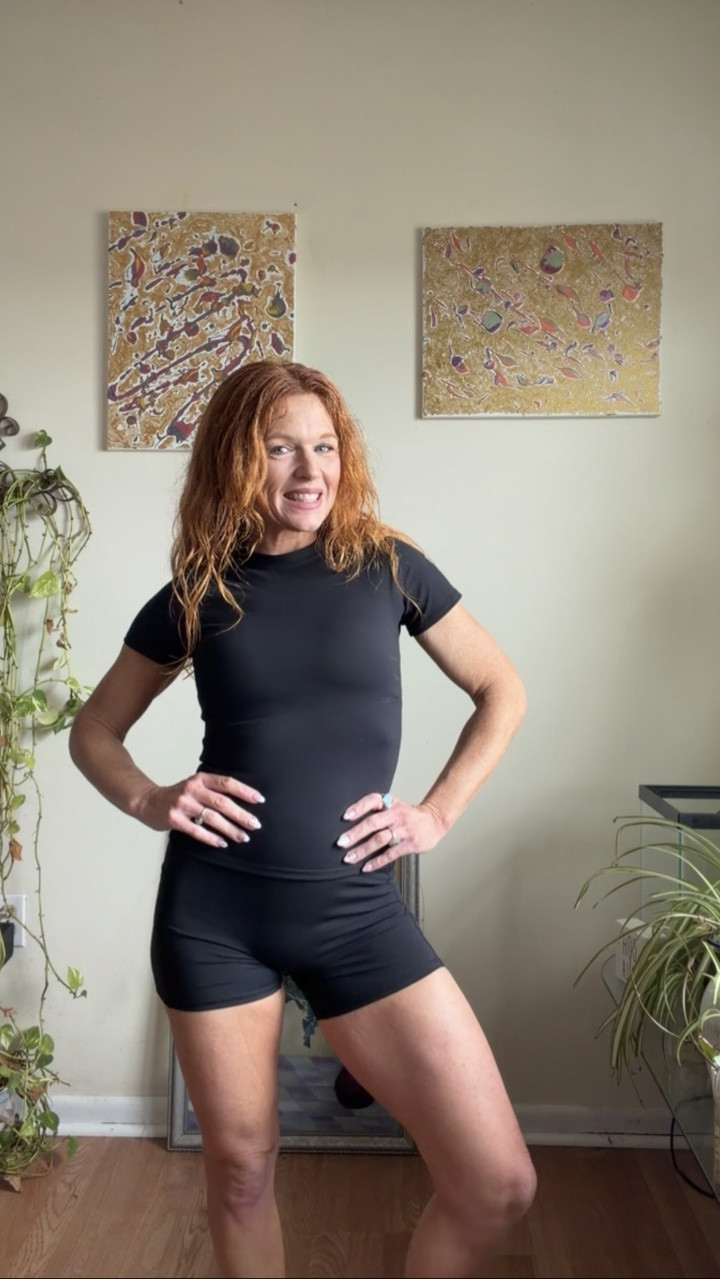 Love this set!  It’s the perfect fit!  Just the right amount of support and compression.  Comment “link” to shop! 

#activewearforwomen #activewear #workoutlook #amazonfashion #ootddaily