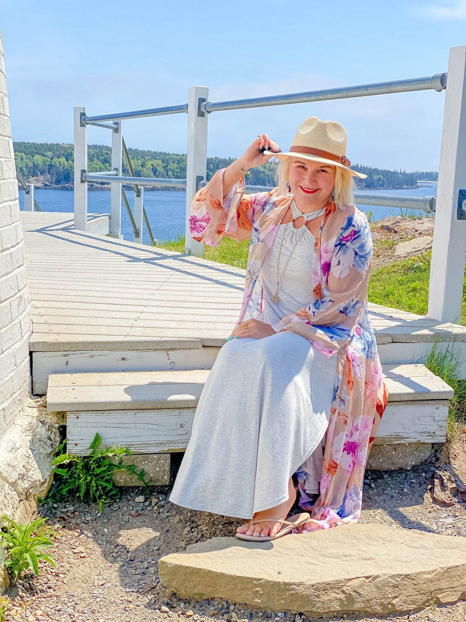 Sunday ootd. I love a great dress. And pink lily has great ones 