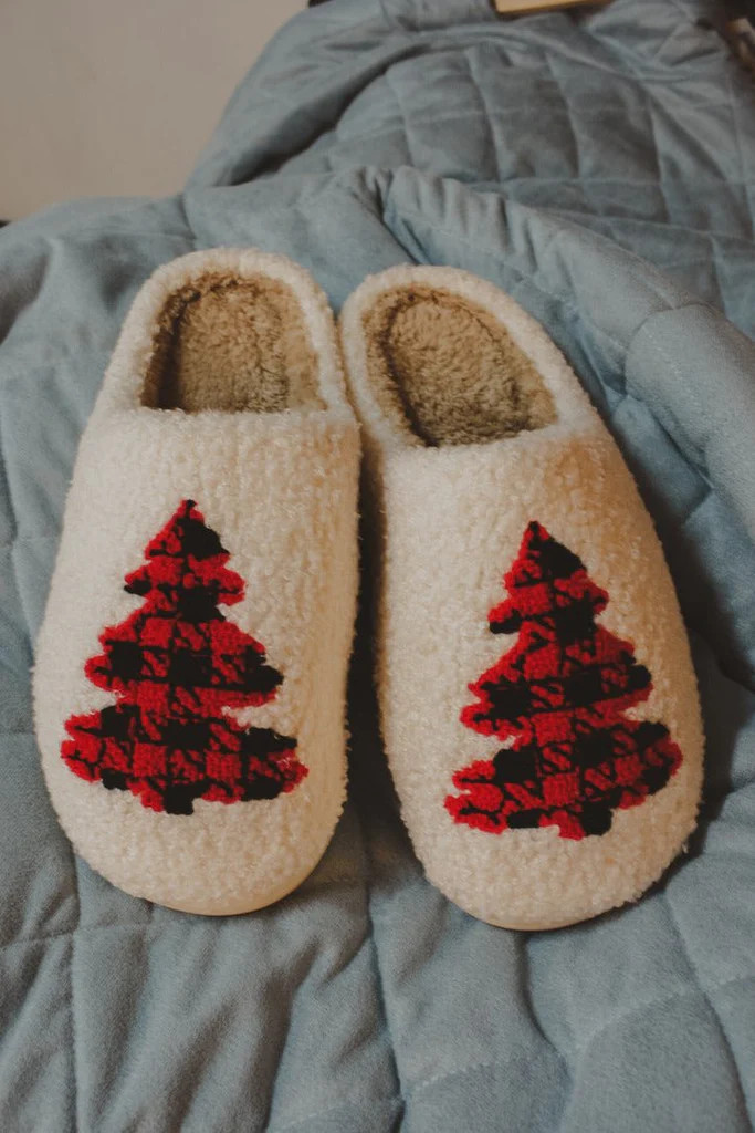 Buffalo Plaid Christmas Tree Sherpa Slippers | Katydid.com