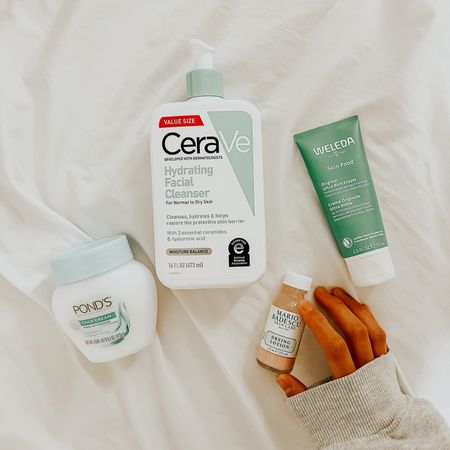 4 step (updated) skincare - clean, quality products ✨

when i tell you these products are quality, i truly mean it and all under $50! Cold cream for makeup remover and remove with a wash cloth damp with warm water, clean face with cerave, spot treatment with m.b drying lotion (this bottle will last you forever), and weleda skin food for moisturizer (this truly has been the best moisturizer i have ever used..)!

#LTKunder50 #LTKbeauty