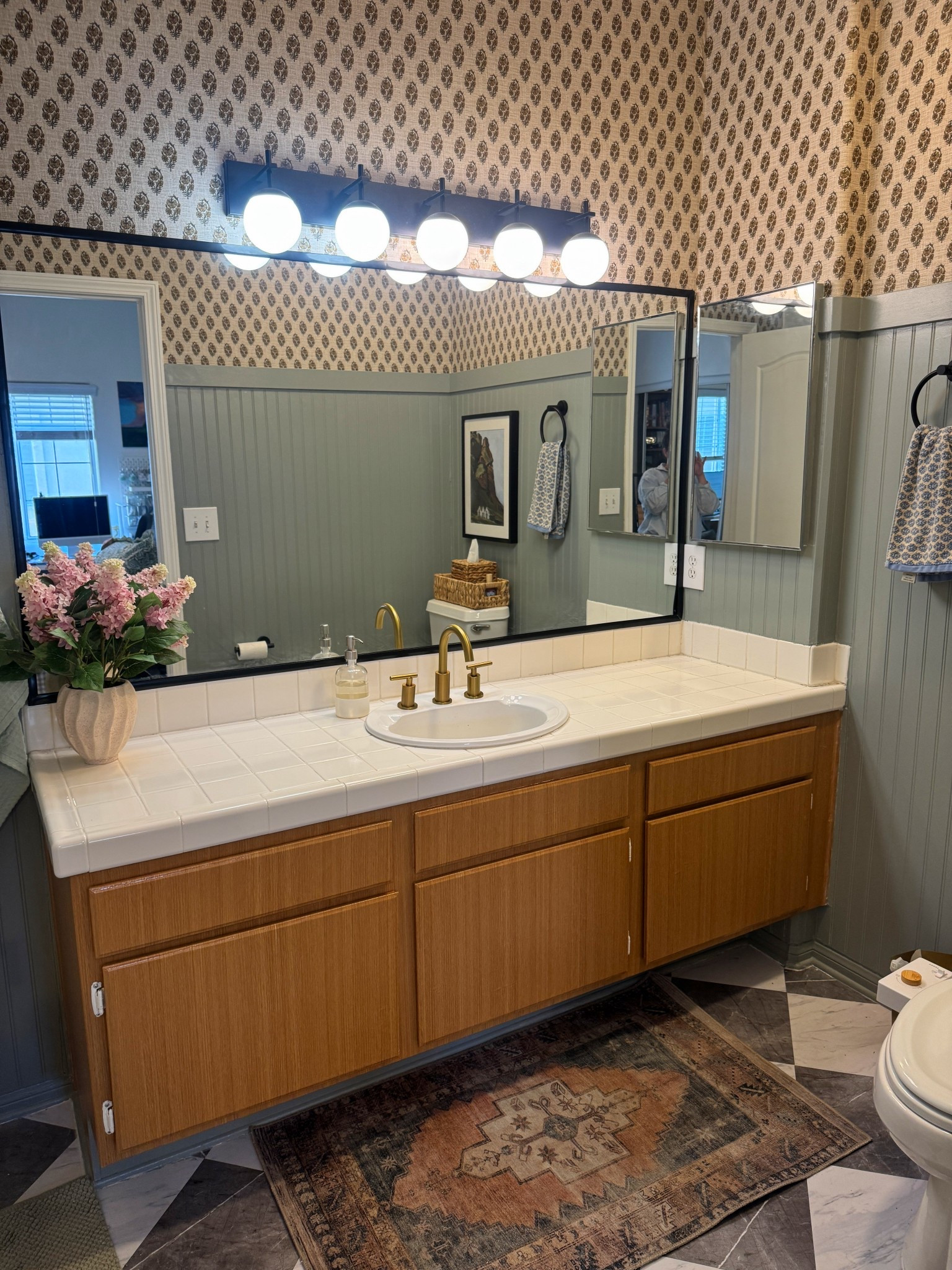 No Reno bathroom facelift!

#LTKHome #LTKFindsUnder100