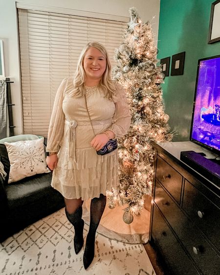 This dress is so flowy and comfortable! Love the metallic look for a subtle sparkle! Wearing size XL in the dress! 

#LTKGiftGuide #LTKHoliday #LTKSeasonal