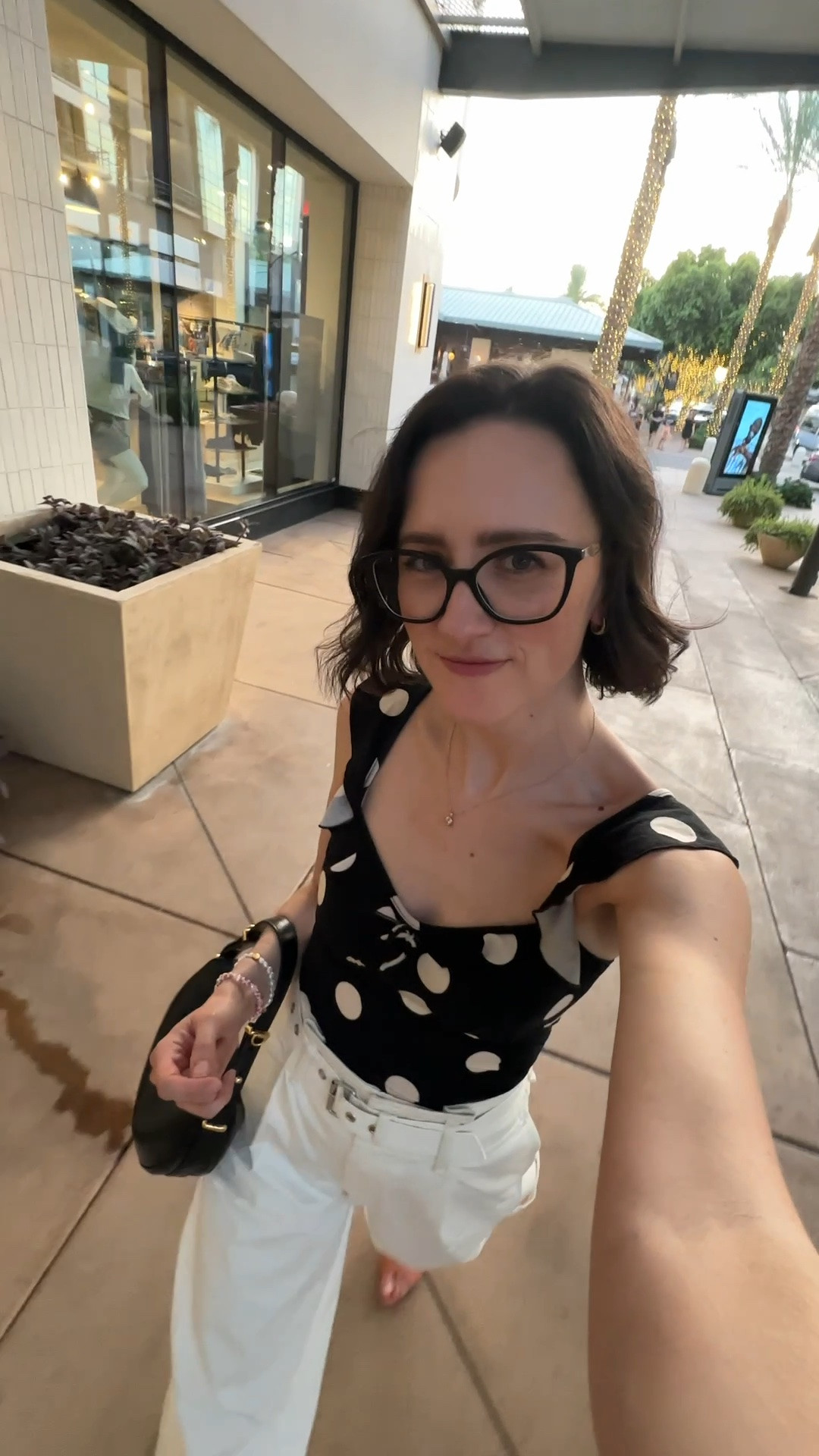 Tonight’s ootd for happy hour with a friend 🥂🖤

#LTKdayinmylife #LTKootd #LTKSeasonal
