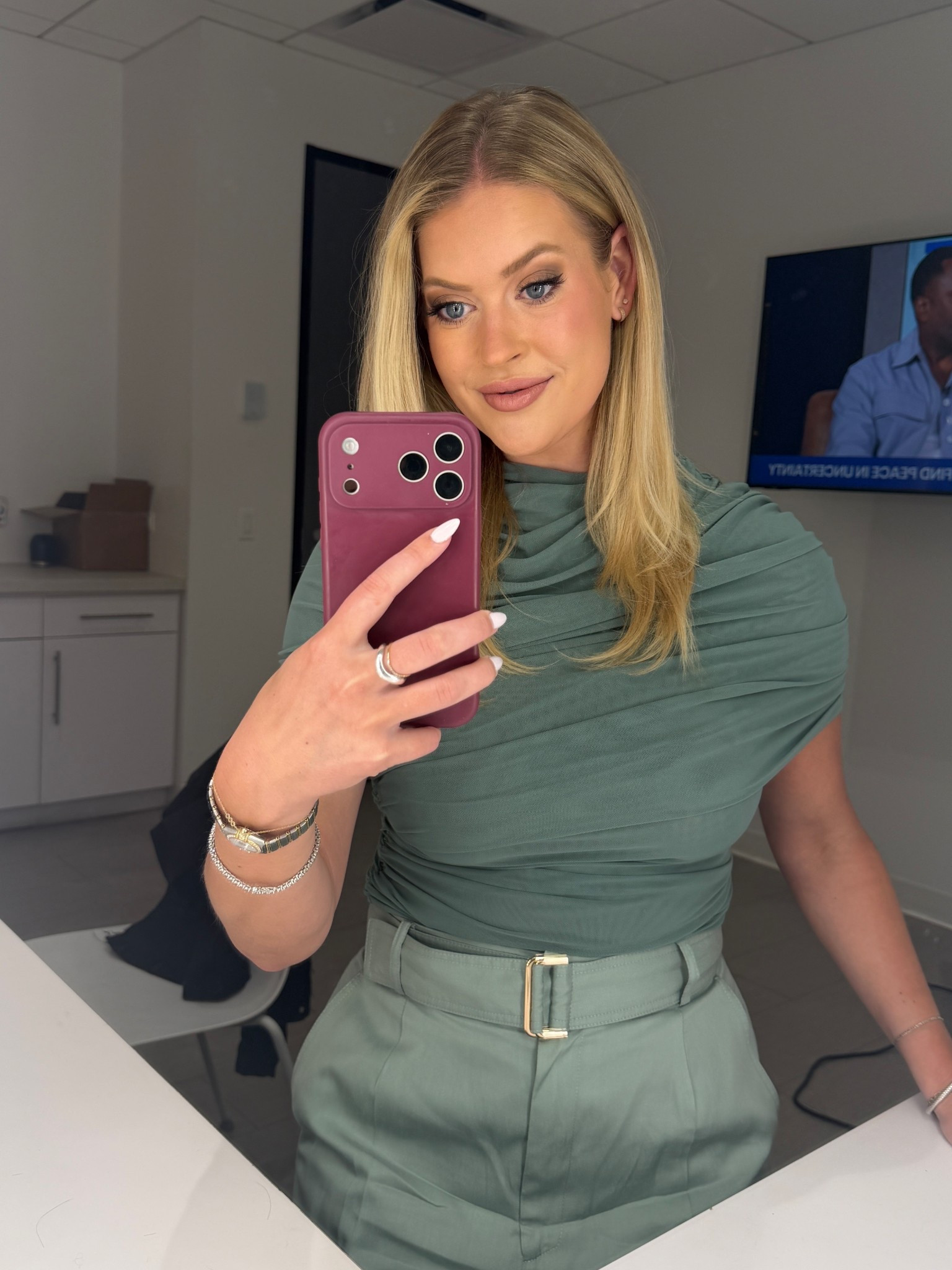 Monochrome in Seafoam

Top: Ronny Kobo Vega Top

Workwear, ootd, work fit, spring fashion, outfit inspo

#LTKootd #LTKWorkwear #LTKgrwm
