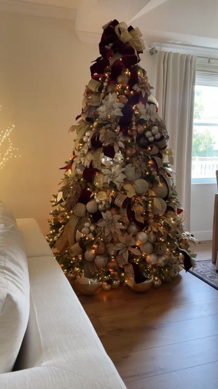 Christmas Tree Decor

#Christmasdecor #cljsquad #amazonhome #organicmodern #christmasgarlands #ChristmasHacks 

#LTKVideo #LTKHoliday #LTKhome