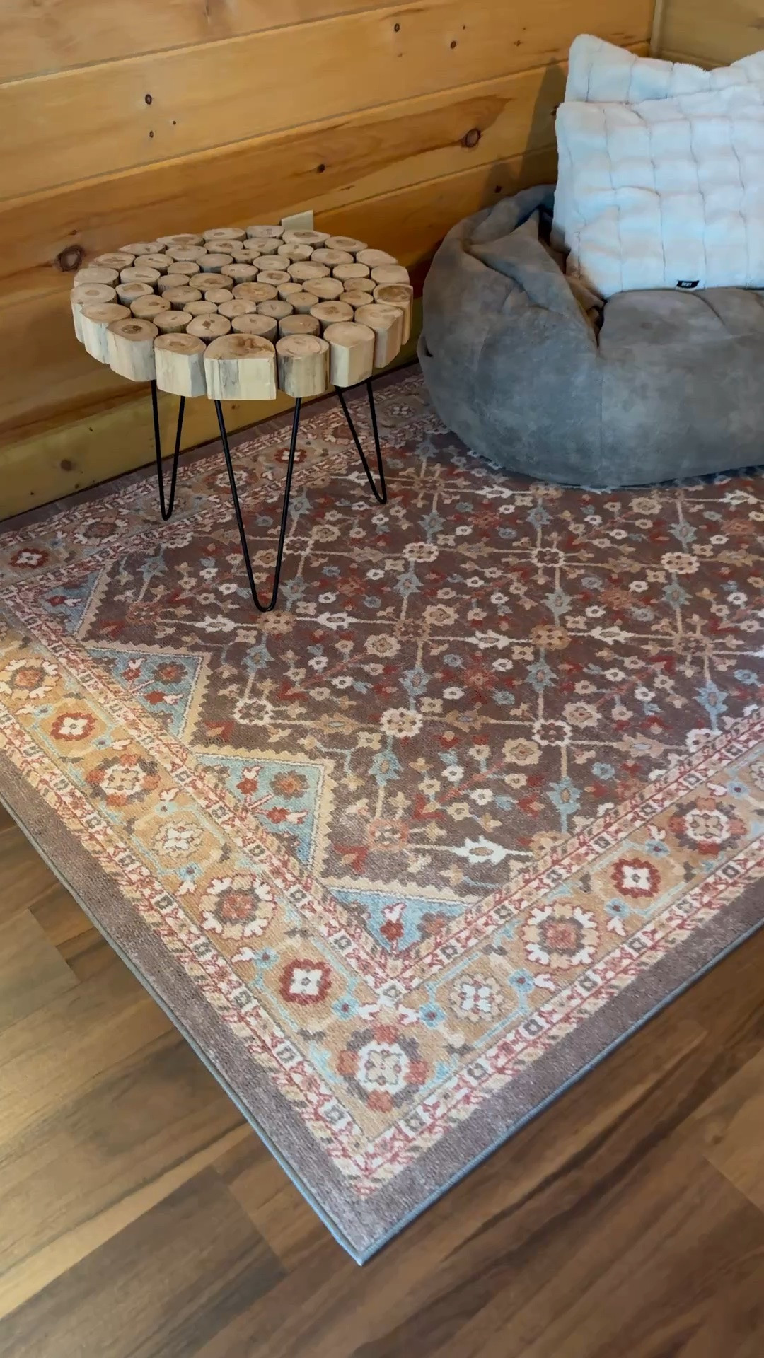 Cute area rug for a game room, kids room or dorm room
Home decor, bean bag chair