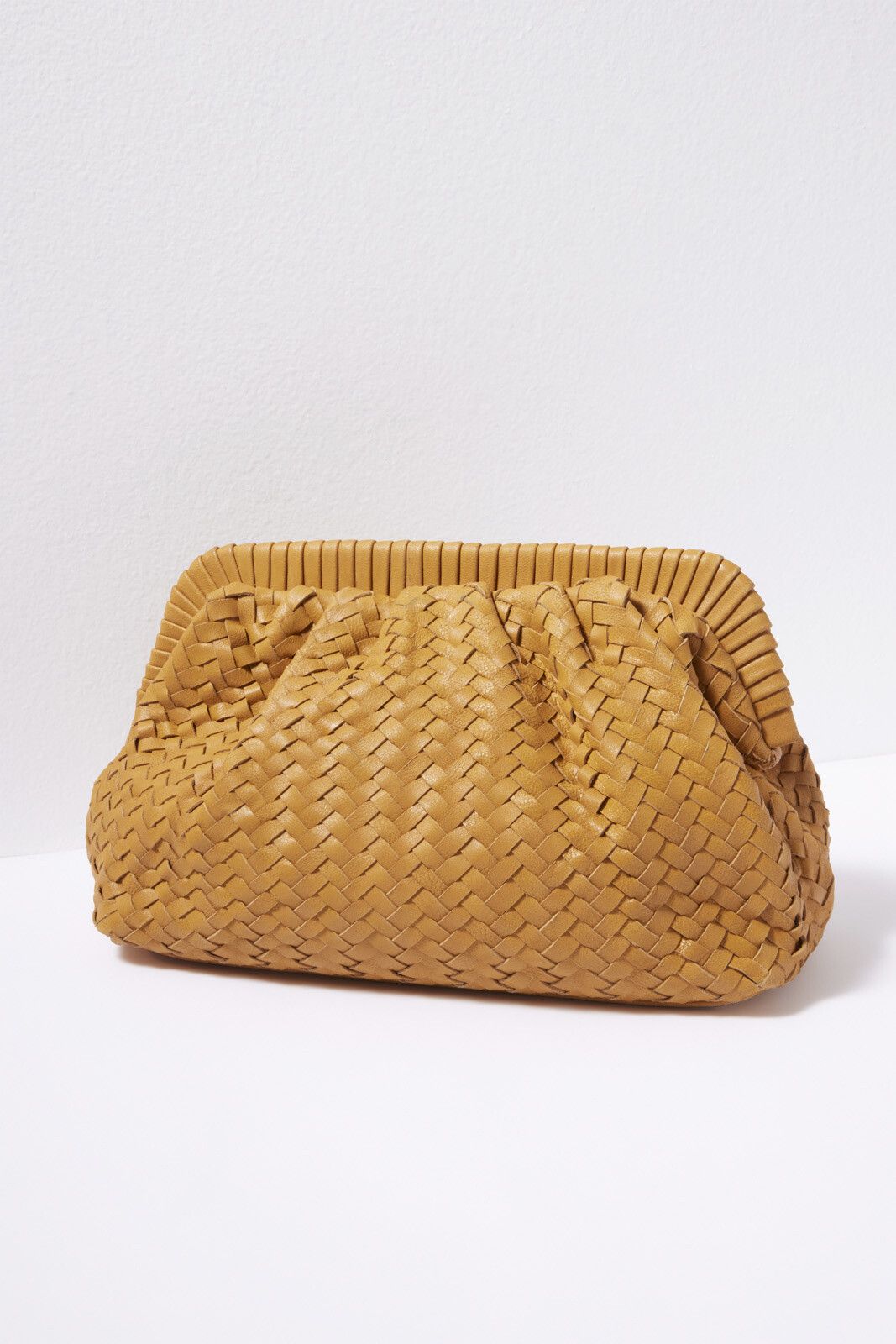 Rocco Woven Clutch | EVEREVE