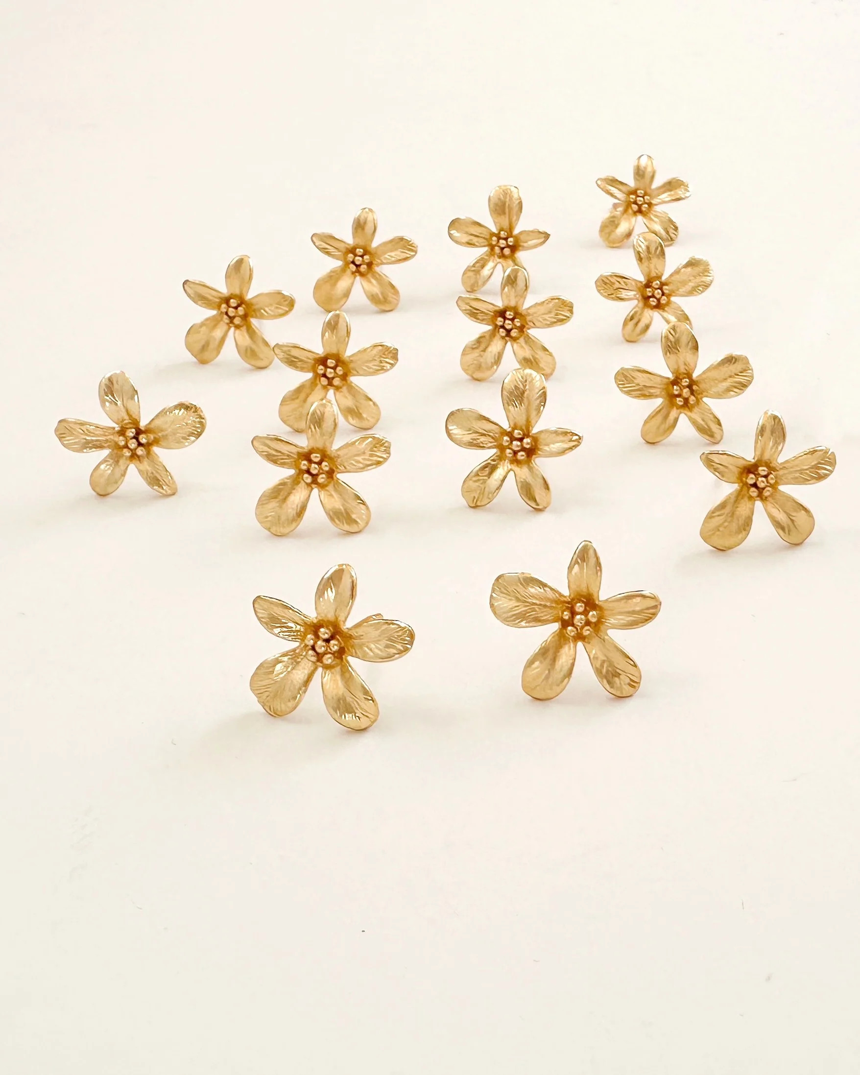 Lily Studs | Vivian Drew