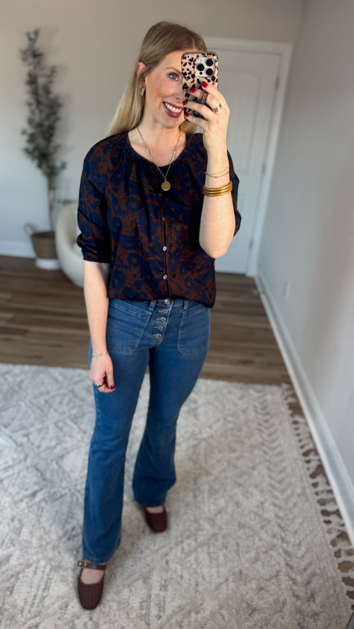 Weekend Walmart Wins try-on
Floral blouse- small
Flare jeans- tts

#LTKootd #LTKFindsUnder50