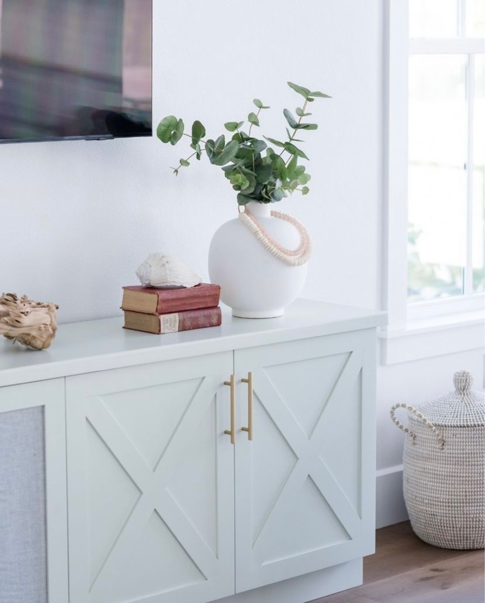 Console table decor 🍃

Eucalyptus, modern coastal interior design, living room decor, coastal living room 

#LTKhome