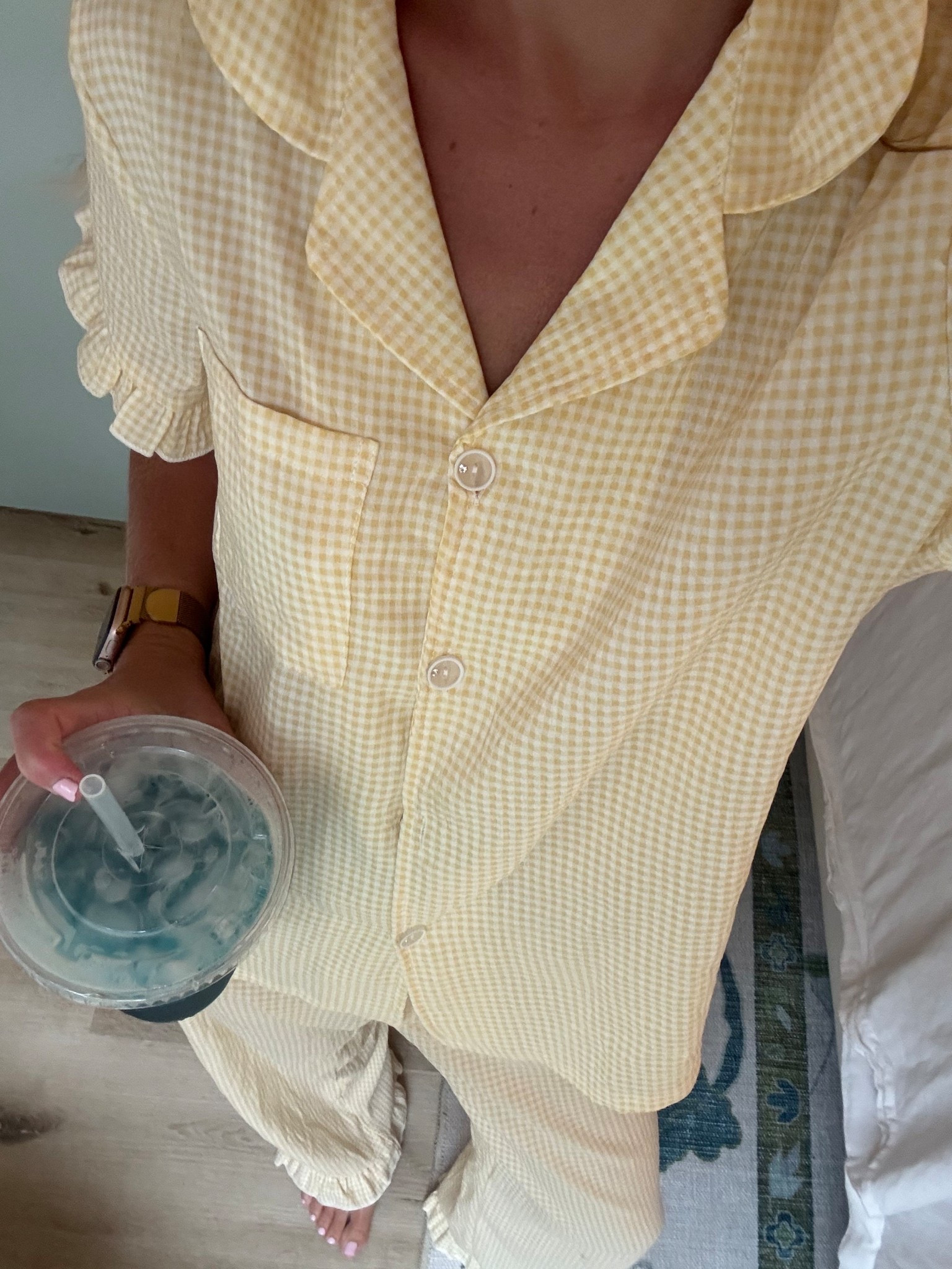 Obsessed with the yellow!!!!! 💛💛

#LTKSeasonal #LTKmorningroutine #LTKgrwm