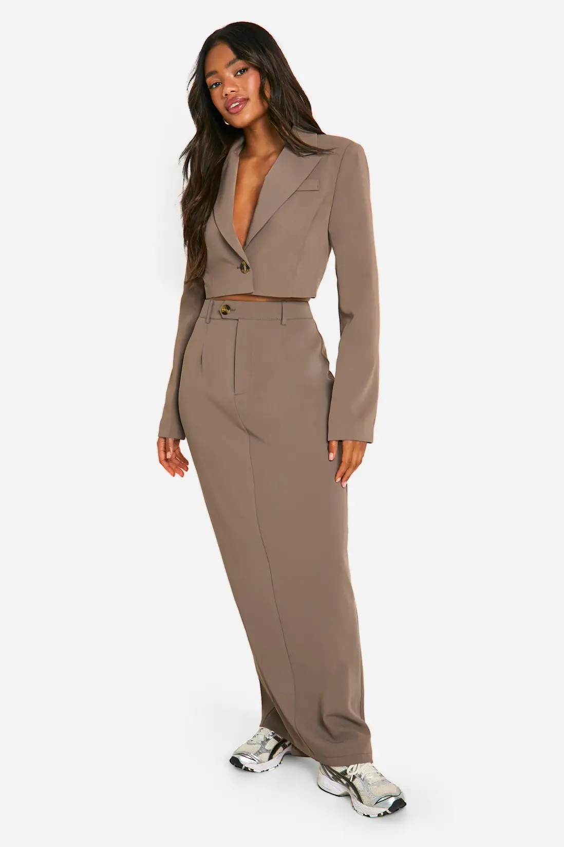 Mocha boohoo Oversized Cropped Boxy Tailored Blazer | PrettyLittleThing USA | PrettyLittleThing US