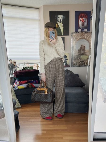 This is my 90s Ralph Lauren -esque outfit vibe today with the wool houndstooth high drape pant from @everlane a vintage Max Mara cable knit sweater, flat cap, a vintage bag, and a red sneaker for a bit of colour.
Bag and sweater vintage.

•
.  #falllook  #torontostylist #StyleOver40  #secondhandFind #fashionstylist #FashionOver40  #ralphlauren #vintagelouisvuitton #maxmara #MumStyle #genX #genXStyle #shopSecondhand #genXInfluencer #WhoWhatWearing #genXblogger #secondhandDesigner #Over40Style #40PlusStyle #Stylish40s #styleTip  #secondhandstyle 

#LTKshoecrush #LTKstyletip #LTKover40