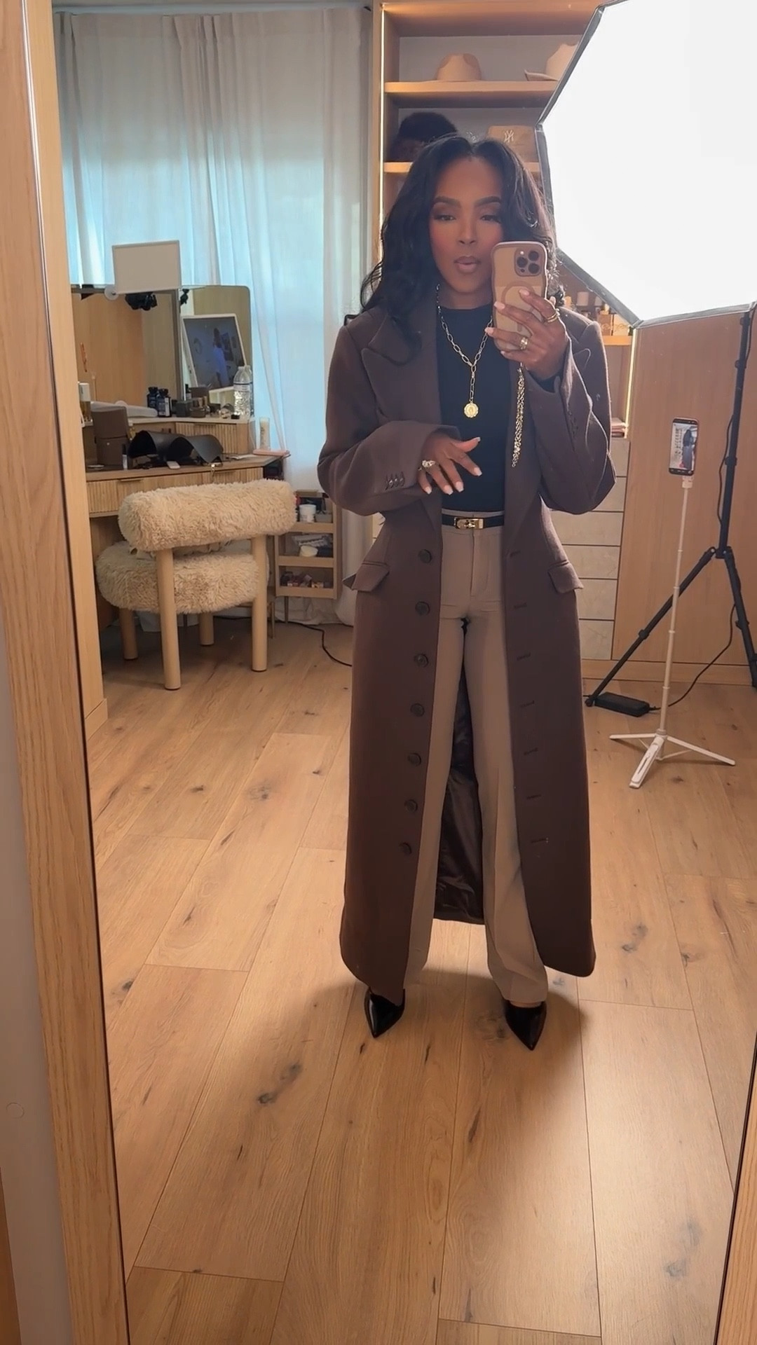 ✨ Polished layers with a timeless, elevated feel.
A tailored brown coat instantly sharpens this neutral base, paired with sleek trousers, a fitted black top, and pointed-toe heels for a clean, confident silhouette. Effortless, refined, and perfect for cooler days when you still want to look put together.

Perfect for workdays, meetings, dinner plans, or city outings.

📏 Sizing: Coat (Small) • Top (Small) • Pants (27 Long) • Heels (TTS)  
Measurements: 5’4” · 138 lbs · 34D · 27” waist · 40” hips

Save this post for easy outfit inspiration you’ll reach for again.

chic neutral outfit, brown coat outfit, elevated everyday style, modern workwear look, fall winter layering outfit, polished minimal fashion.

Follow me on Instagram and YouTube @kirasfashionfinds



#LTKootd #LTKgrwm