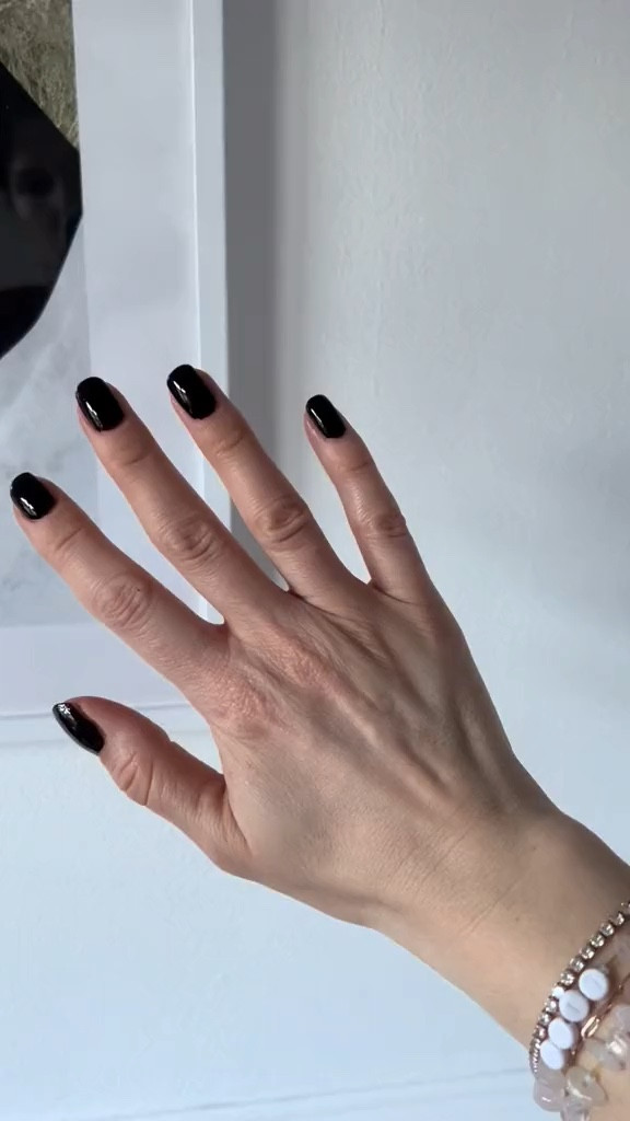 Nails, nails at home, green flash, manicurist, gel nails, manicure 

#LTKeurope #LTKbeauty