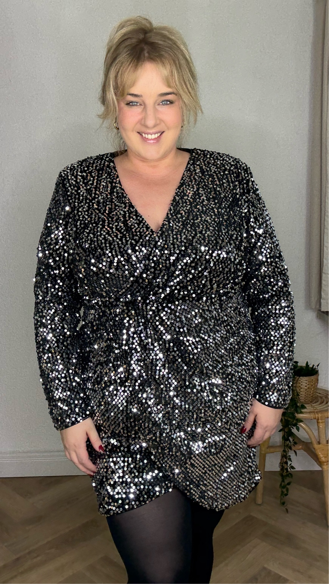 Festliche Looks ✨

#curvy #festlichelooks #festlich #pailetten #glitzer #samt #kleider #weihnachten #silvester

#LTKwinter #LTKfestive #LTKplussize