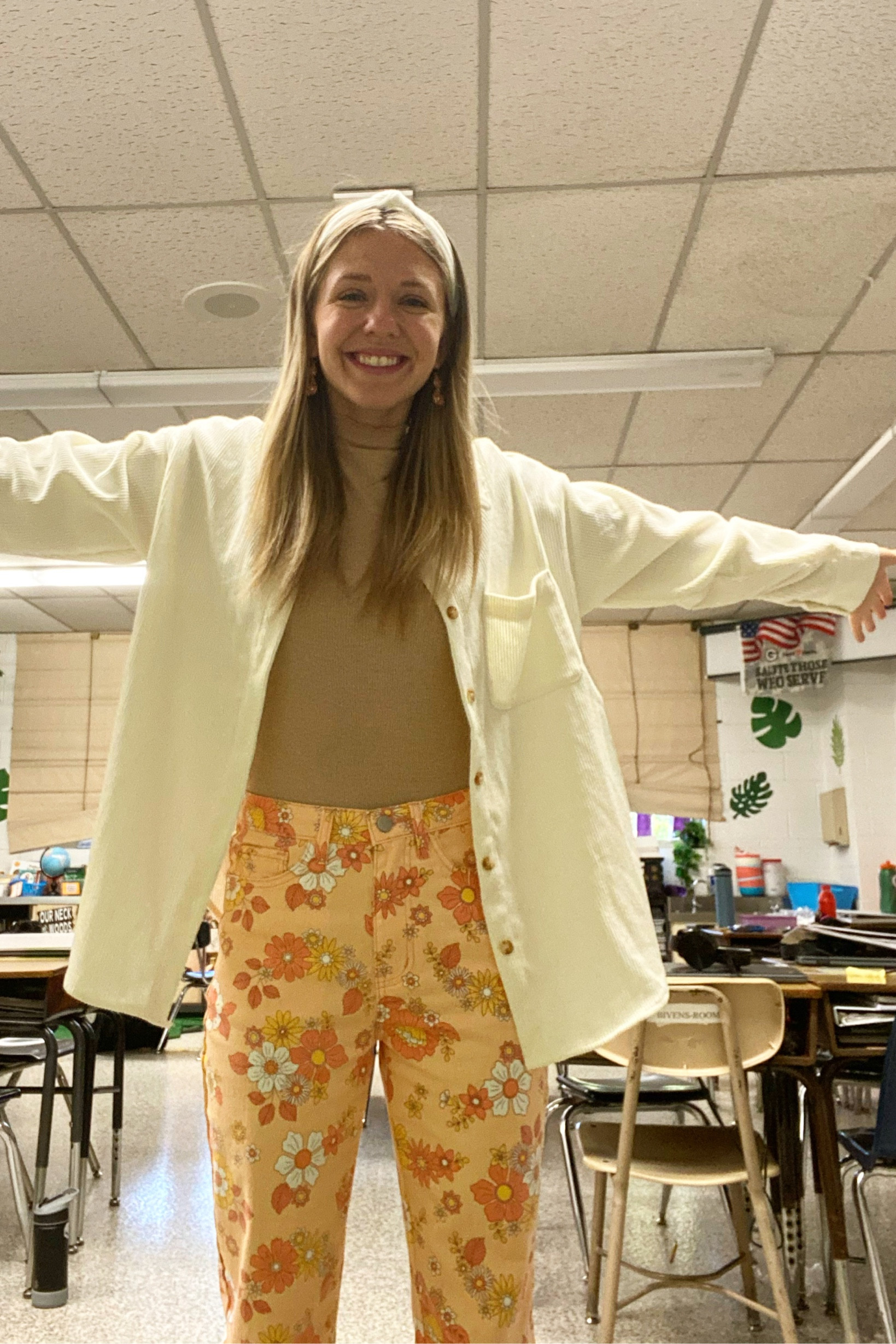 Cute fall fit! Loving these flower pants. Great for spring, summer, or fall! 
 Use code MISSTEACHER for 15 percent off Gliks

#LTKworkwear #LTKSeasonal #LTKstyletip