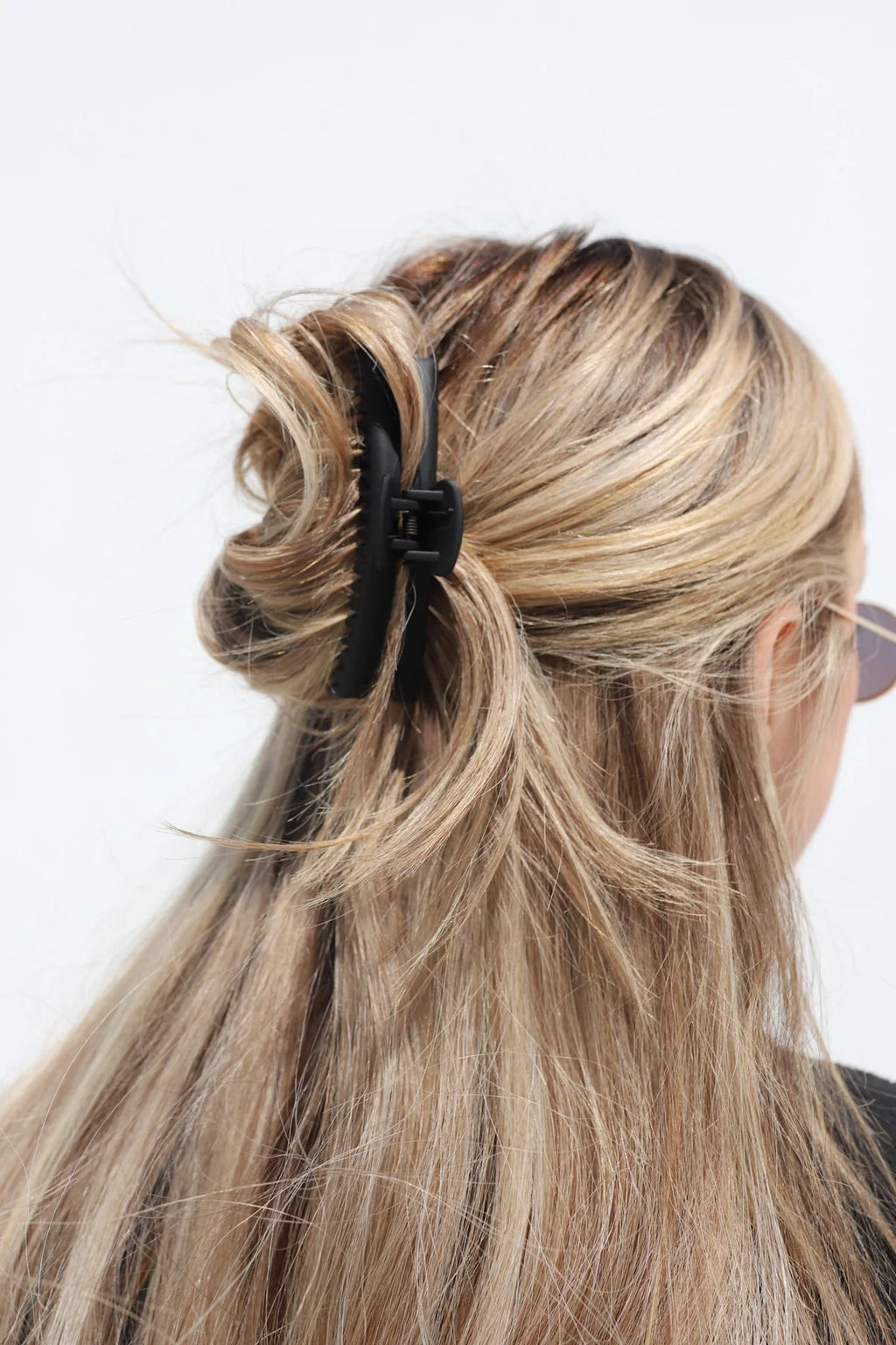 Kaxi Matte Midi Hold Everything Claw Clip | Ama La Vita