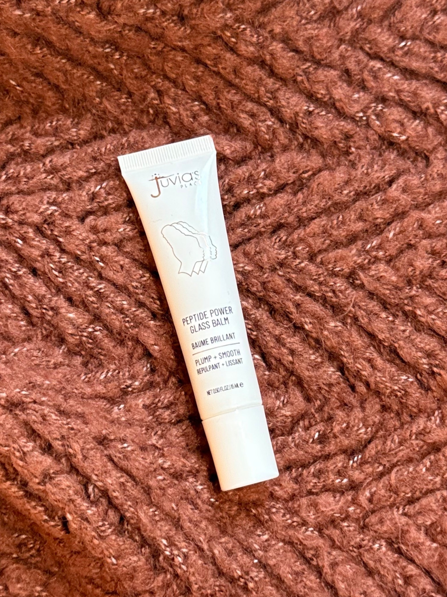 This Peptide Power Glass Balm is packed with everything your lips need to soothe, plump, and boost moisture. It’s perfect! ✨