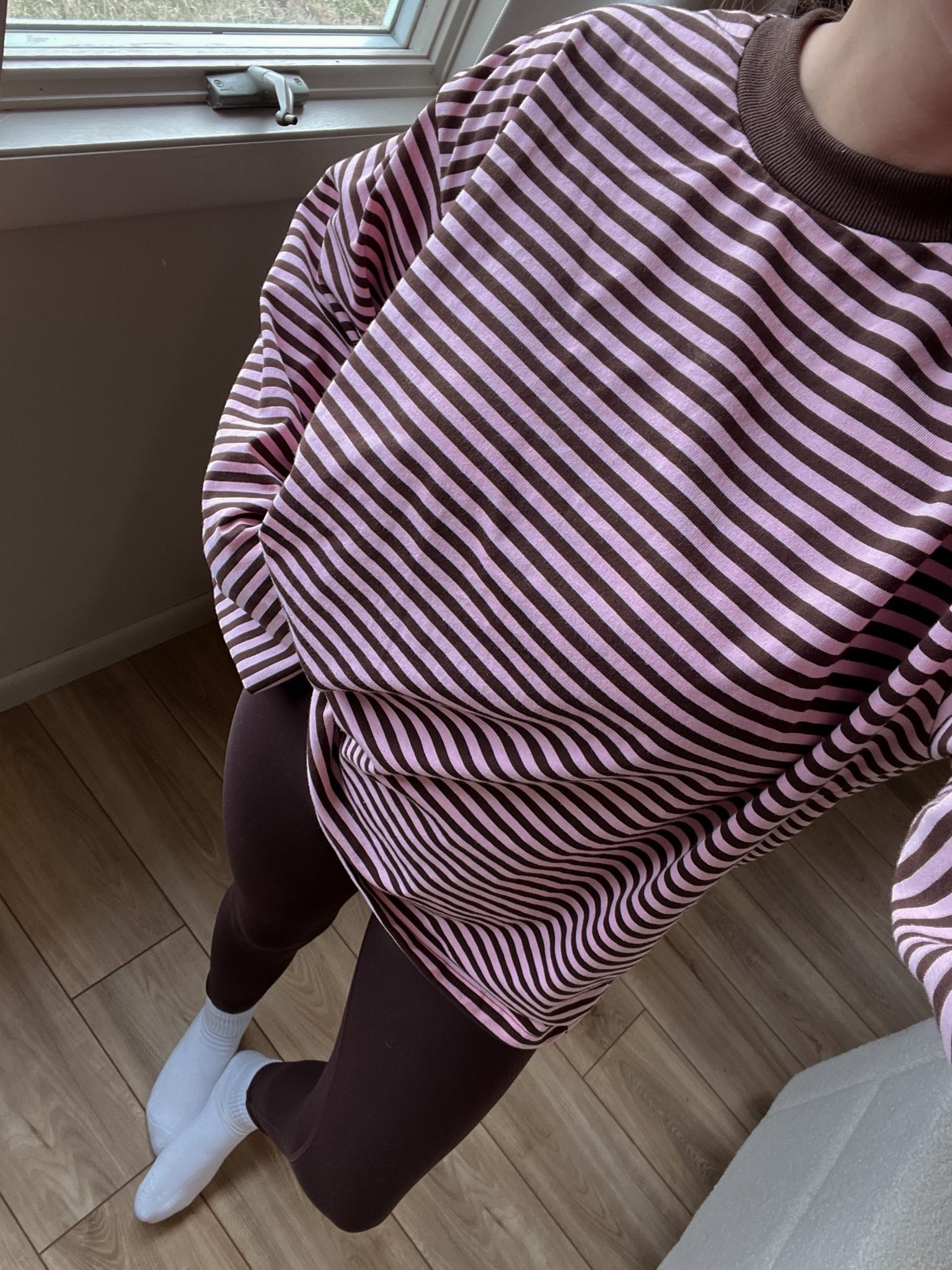 pink & brown!! 🩷🤎 wearing a size 2 in this oversized stripe top

#LTKmomlife #LTKootd