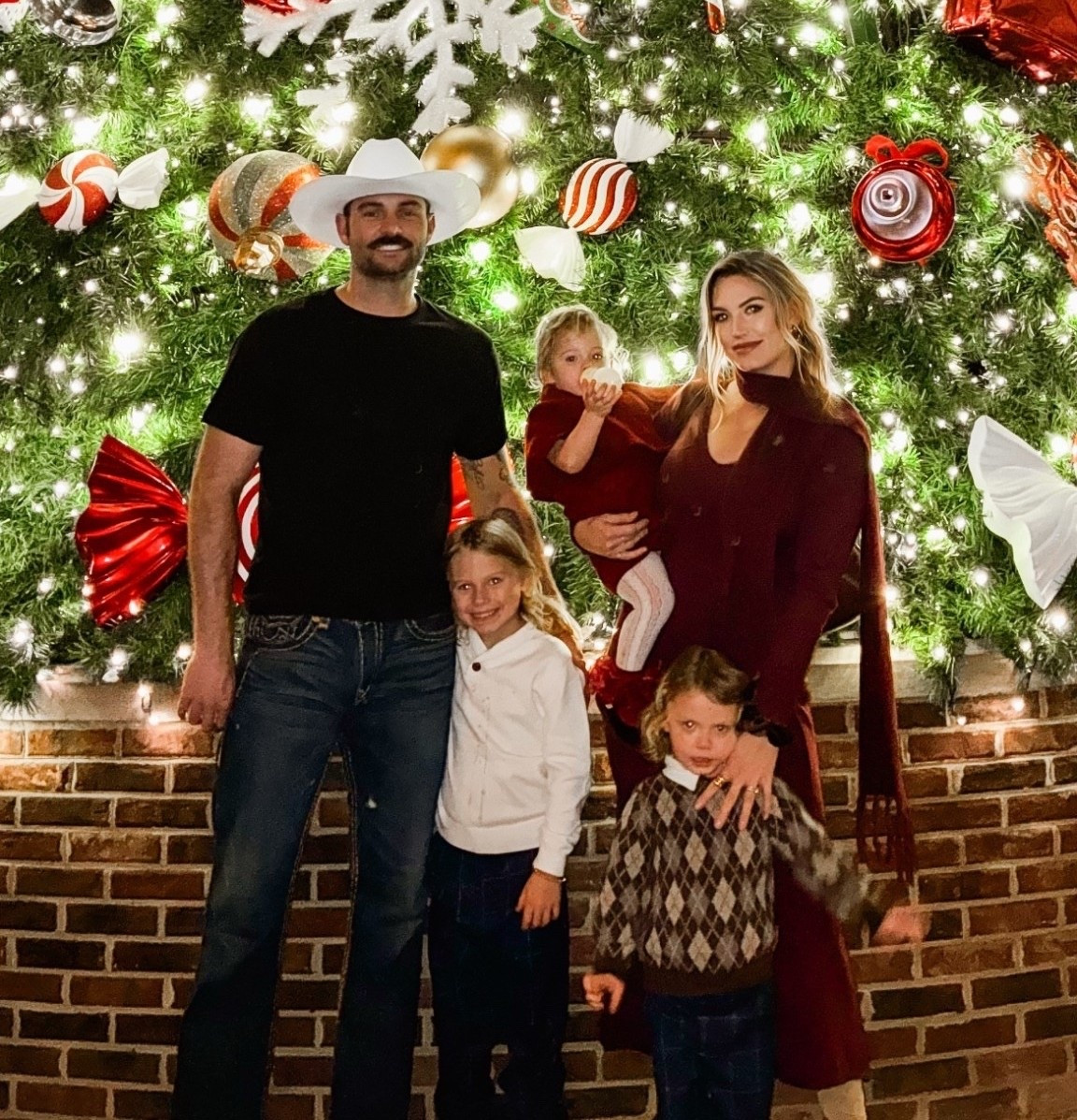 The most beautiful sweater dress with matching scarf! 

#LTKHoliday #LTKGiftGuide #LTKBeauty