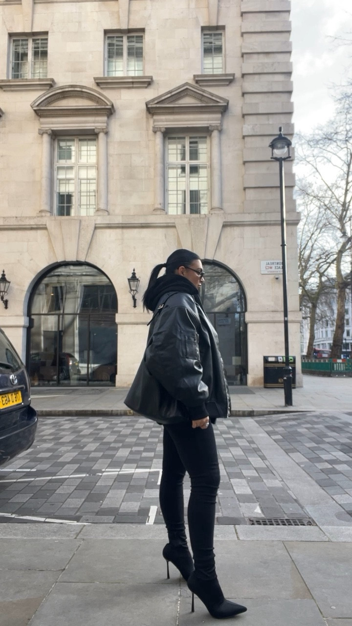 This oversized bomber jacket is EVERYTHING I’ve ever dreamed of 🥹 

#LTKeurope #LTKstyletip #LTKfindsunder50