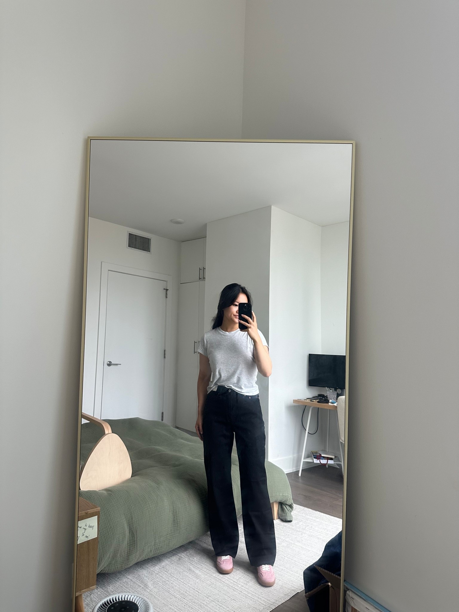 LOOSE jean in size 26 short color NO FADE BLACK