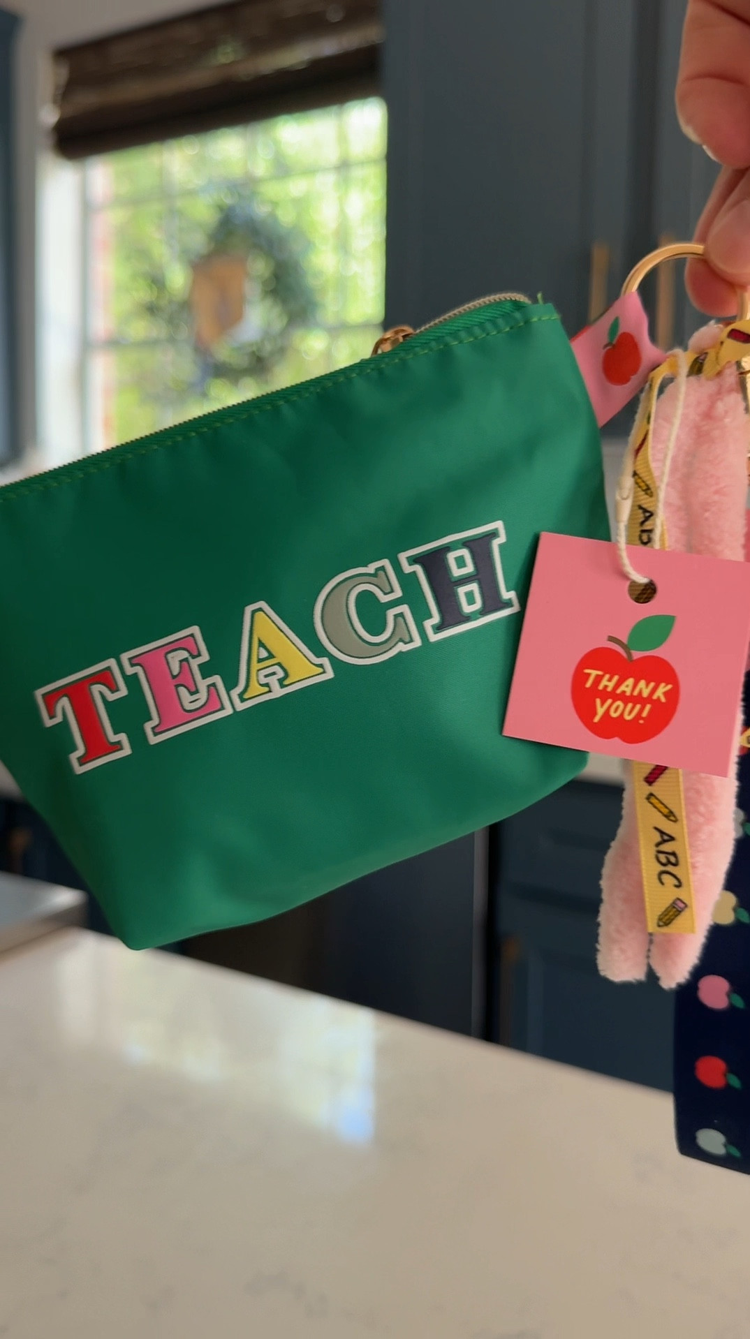 Easiest Teacher Appreciation Gift 🍎✏️

Target Finds, Teacher Gifts, Gift Card Packaging 


#LTKFindsUnder50 #LTKSeasonal #LTKGiftGuide