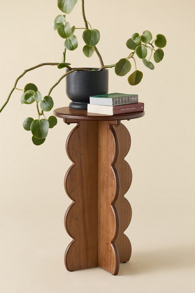 Amelie Scalloped Side Table | Urban Outfitters (US and RoW)