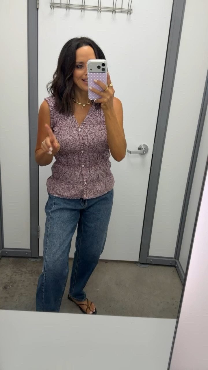 Walmart find 🤎 This top is SO good! less than $20 and the perfect fit. Wearing XS! ✨

@Walmart 

#WalmartFinds #WalmartFashion #LTKFinds

#LTKxWalmart