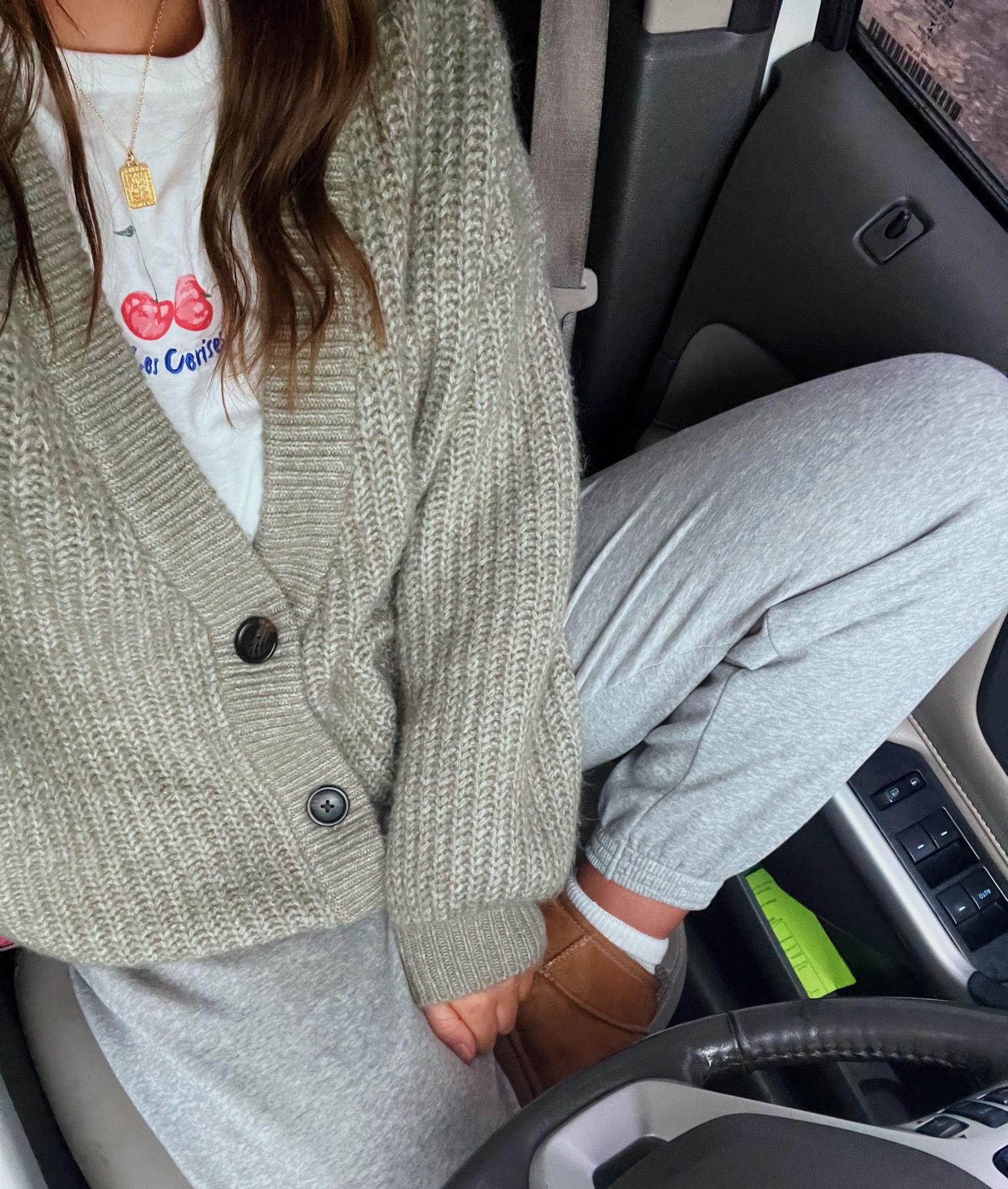 cardigan is originally from target but sold out so i linked a similiar one 🥝💌

#LTKstyletip #LTKfindsunder50 #LTKSeasonal