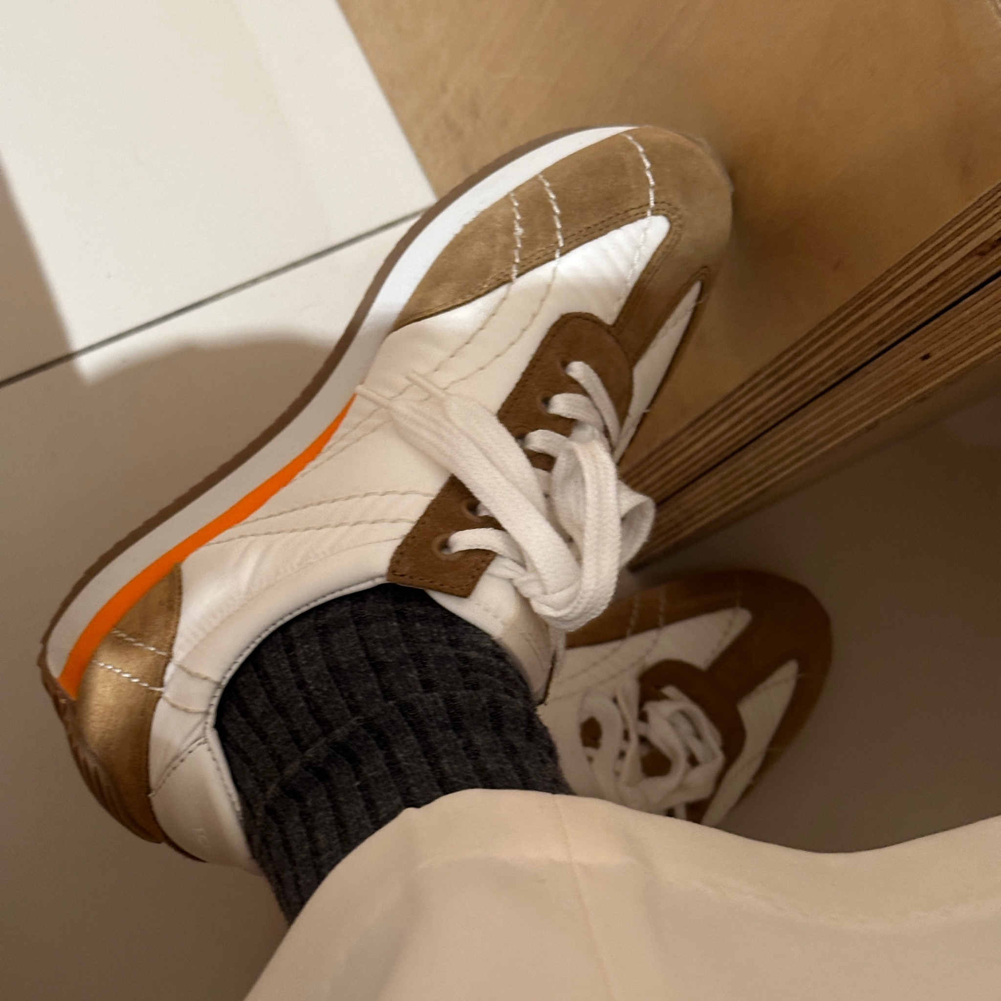 #toteme #totemesneakers
TOTEME The Sport leather trimmed suede and twill sneakers
Fits true to size!
#토템스니커즈
#토템스포츠스니커즈


#LTKSeasonal
