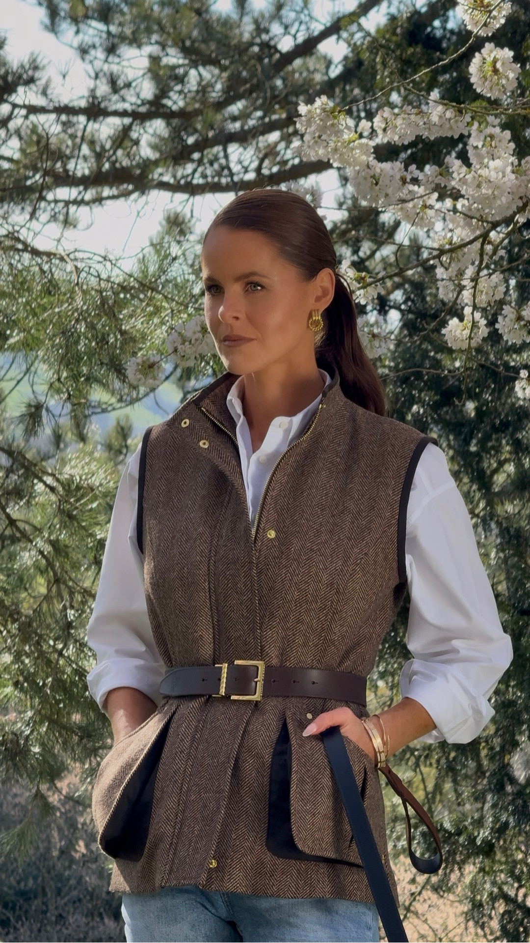 If you’re dressing for the countryside, this is where I’d start 🤍

One of my go-to looks - our new tweed gilet, styled with a classic white shirt, straight leg denim and my forever favourite - the bridle boot. 

Timeless country style, elevated for spring 🤍
