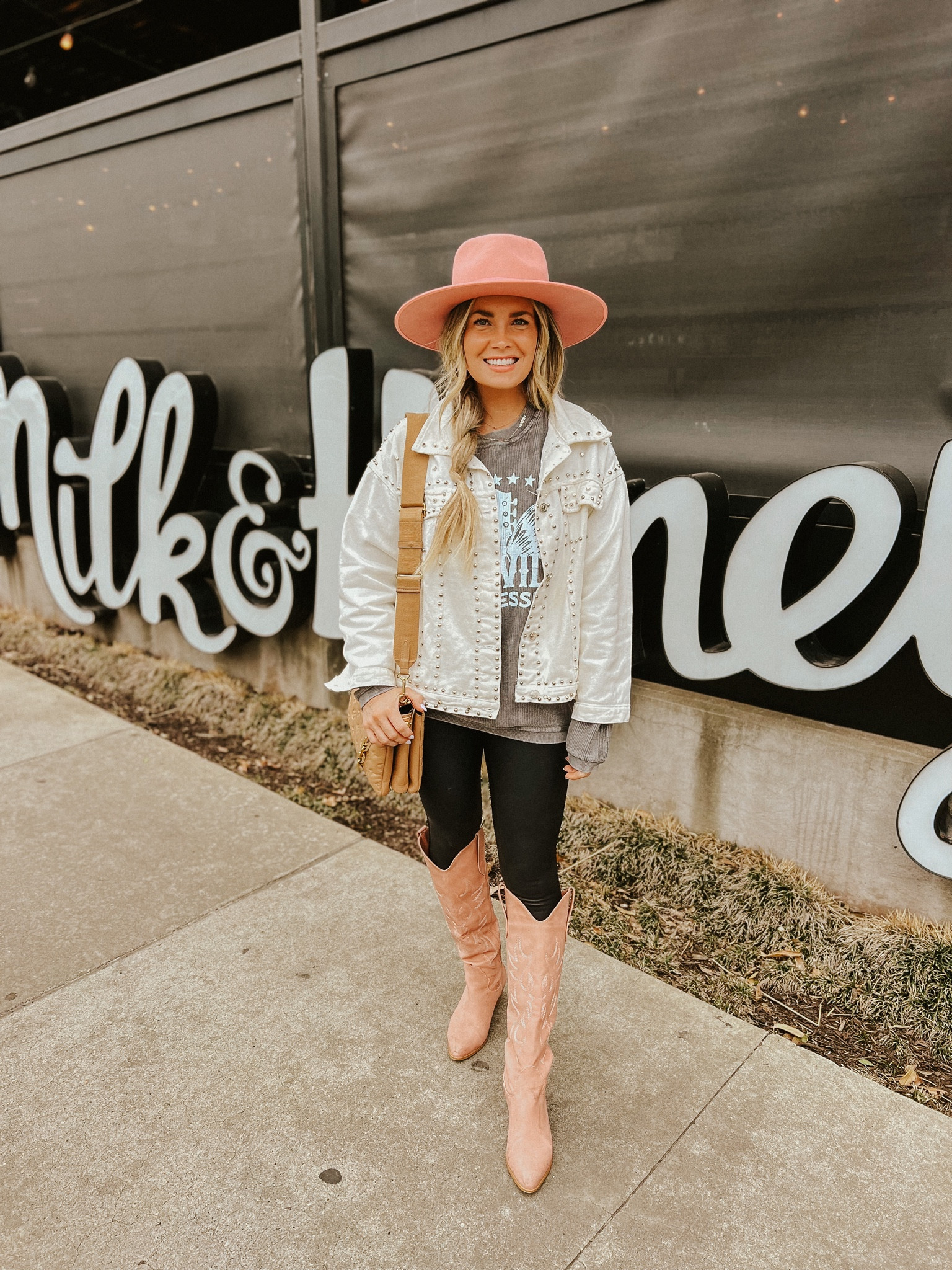 #Nashville but keep it casual😜

This exact sweatshirt isn’t available but found some similar options & graphic tee options too! 

Some items are from Pink Lily & code BrittH20 gets 20% off! 