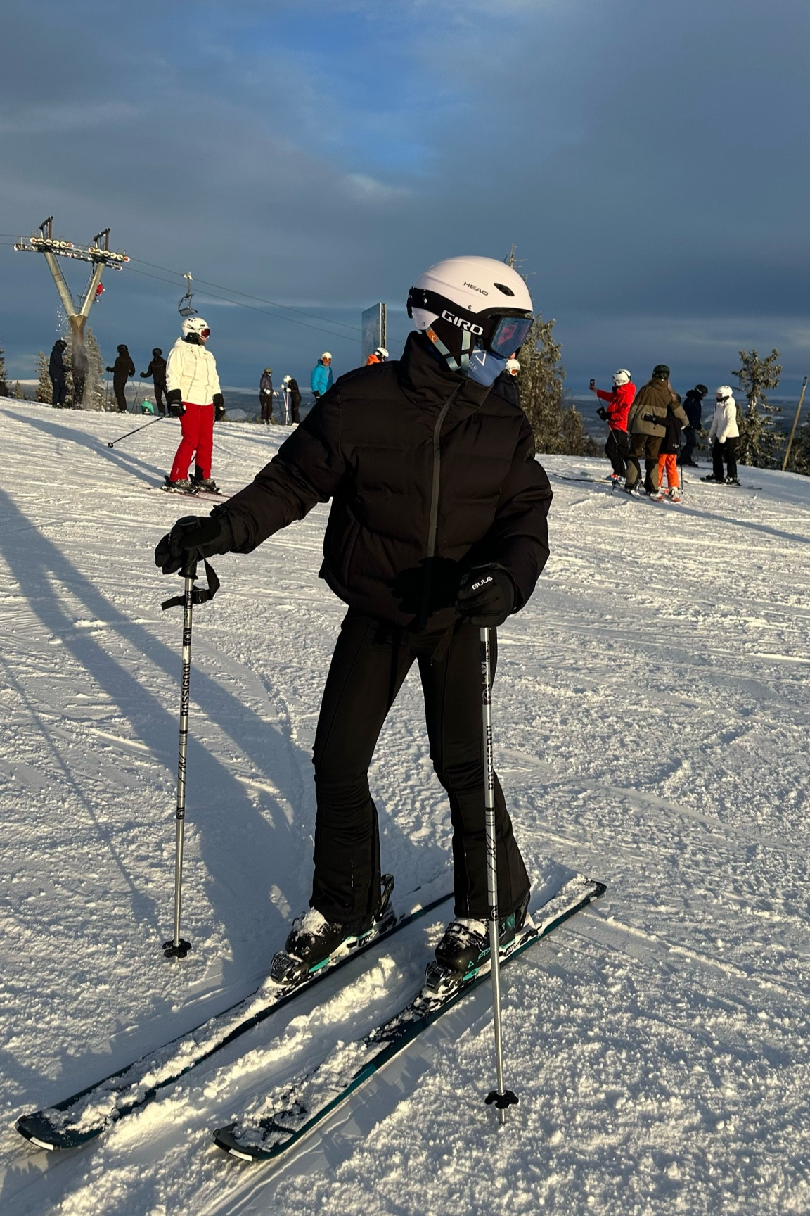Skiing layers ⛷️🏔️🌨️  Wearing size S in everything! Temp was around -4°C to -8°C and I layered the ultra warm heat tech with the fleece turtle neck and my ski jacket 🫶🏼

#LTKaustralia #LTKtravel #LTKnewzealand