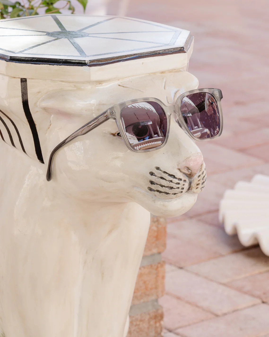 Sunglasses in Smoke Stripe | Draper James (US)