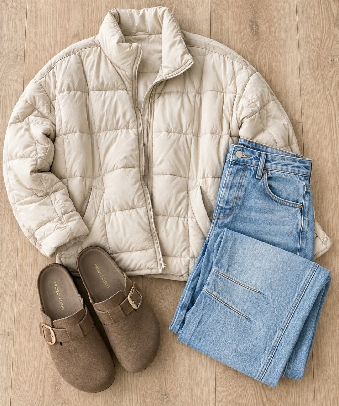 Amazon has all the FP looks for LESS!!🙌 Loving this quilted puff jacket and it's nice and lightweight for fall weather