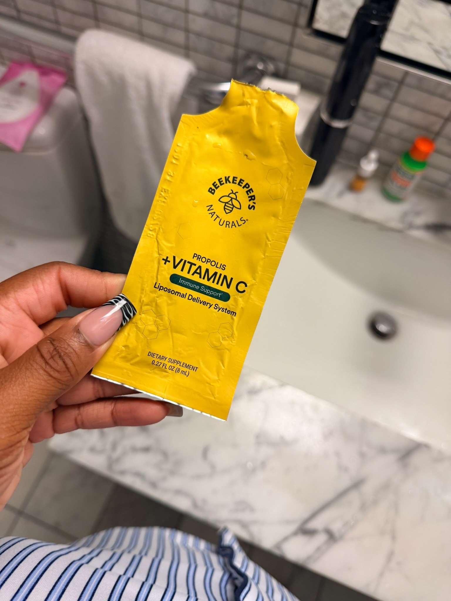 My little immune support routine 🙌🏽✨ These Beekeeper’s Naturals Liposomal Vitamin C + Propolis packets are so easy to take on the go! 🍯🍊 1000mg of vitamin C with propolis & honey, plus liposomal delivery for better absorption. Perfect to keep in my bag, especially during busy days! 🤍

#LTKmorningroutine #LTKPlusSize #LTKselfcare