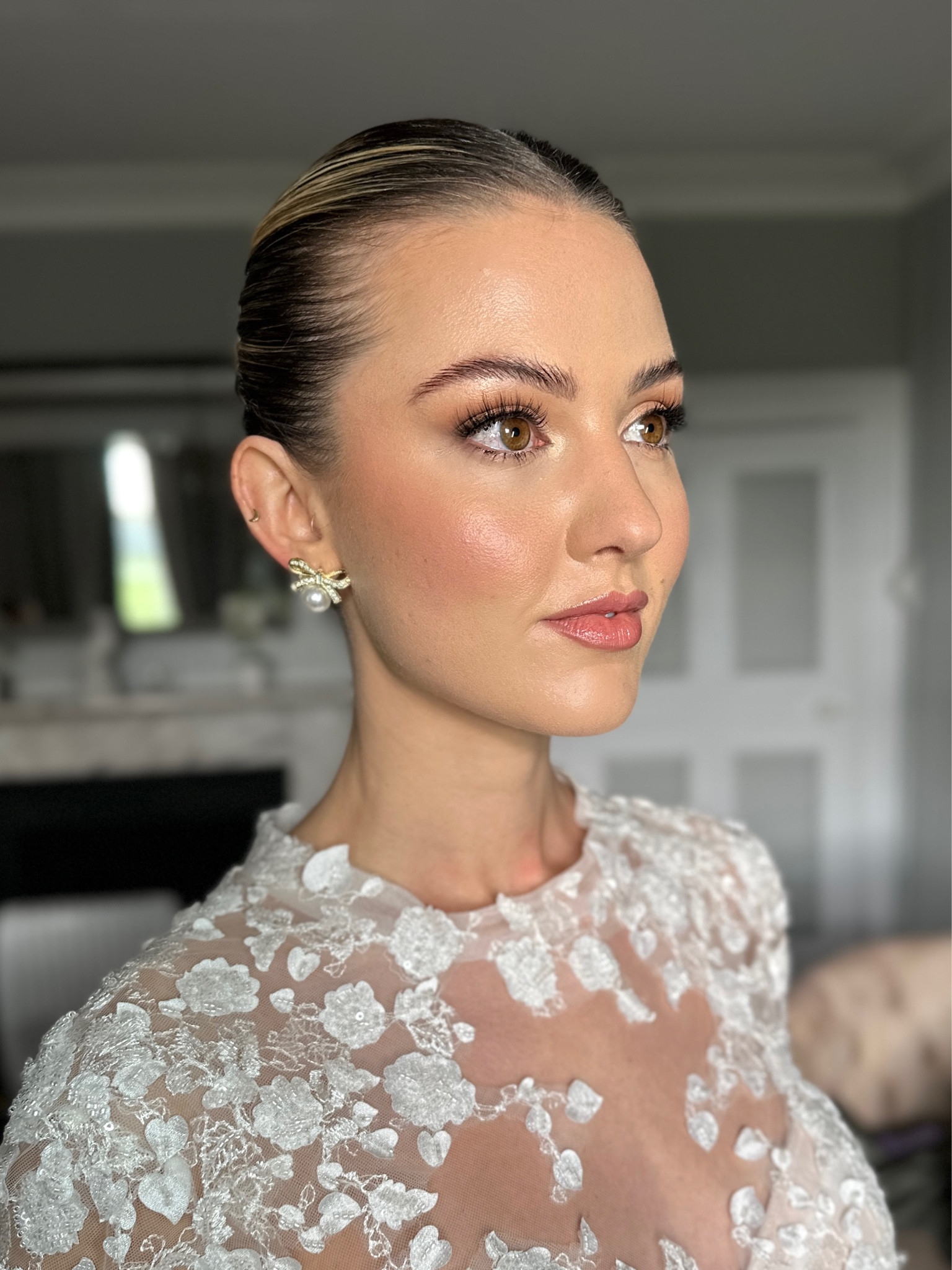 • L a y l a •
You guys loved this look just as much as me so here it is in raw form, the shot for you to save for your inspiration looks you love. 
Soft warm peachy tones, natural but perfected brows, buttery skin with the healthiest glow and the perfect rosey pout.
.
.
.
#bride #bridetobe #bridalmakeup #bridalmakeupartist #bridalmakeuplook #bridalmakeupandhair #bridalmakeover #weddingmakeup #weddingmakeupartist #weddingmakeupideas #weddingmakeuplook #celebritymakeup #inspiredmakeup #makeupinspo #makeupinspiration #makeupartist #makeuplook #makeupoftheday #glowingskin #glowingmakeup #peachmakeup #peachymakeup #naturalmakeup #charlottetilbury #magicmakeupstars #ukmakeupartist #ukweddings #ukweddingsuppliers #brideluxofficial #luxurylifestyle

#LTKCyberWeek #LTKCyberSaleUK #LTKwedding