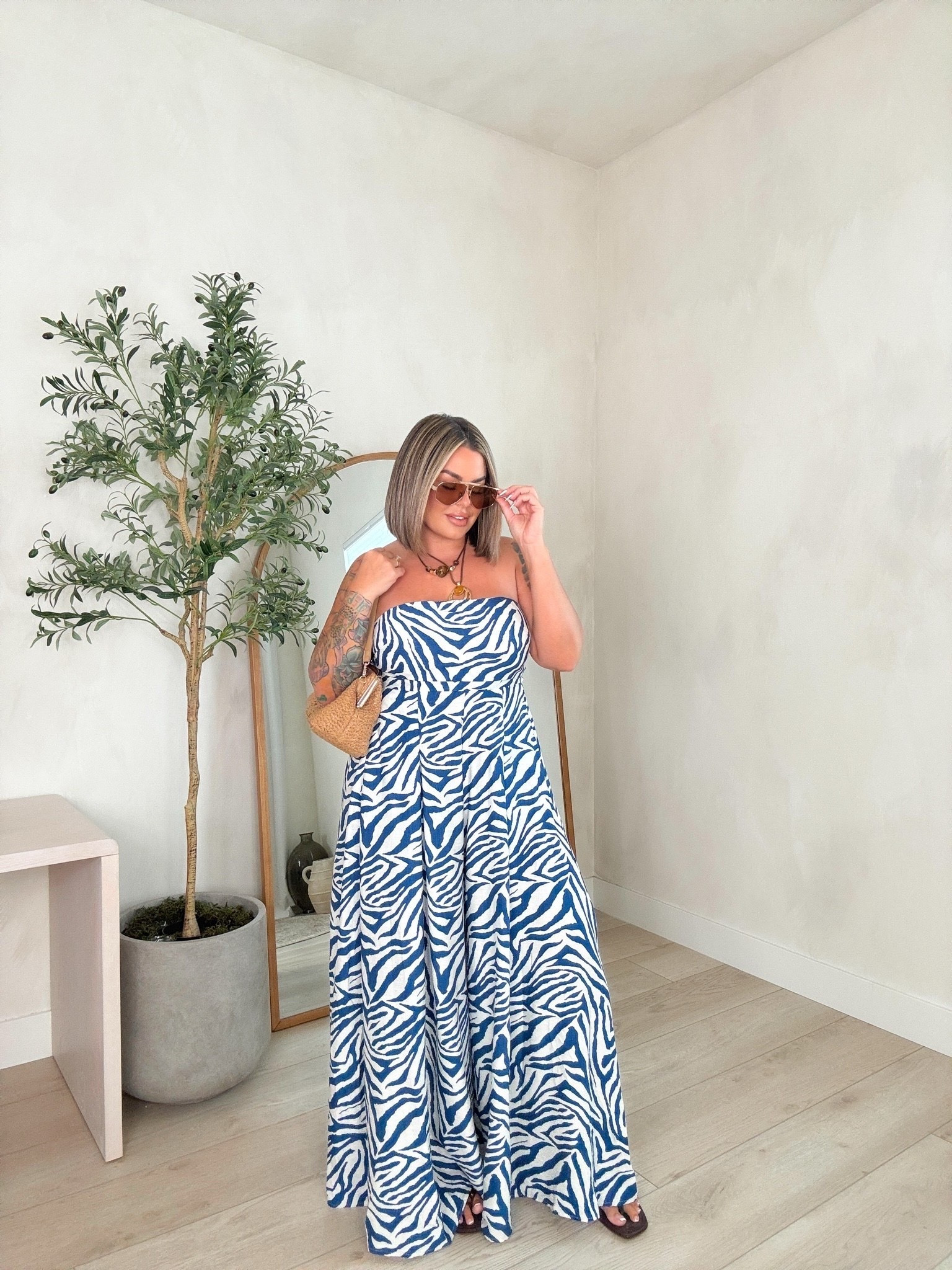 Jumpsuit size L

Comment SHOP below to receive a DM with the link to this post on my LTK ⬇ https://liketk.it/6j1cH

https://liketk.it/6j1cH