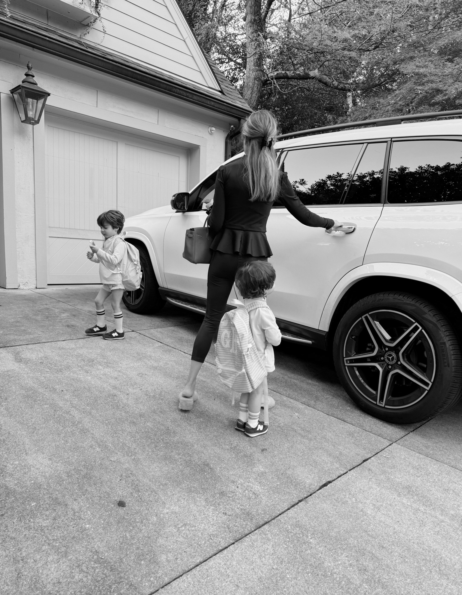 Perfect outfit whether you’re in carpool line or on the sidelines. UPF 50 and removable peplum and collars for chic sun protection. 