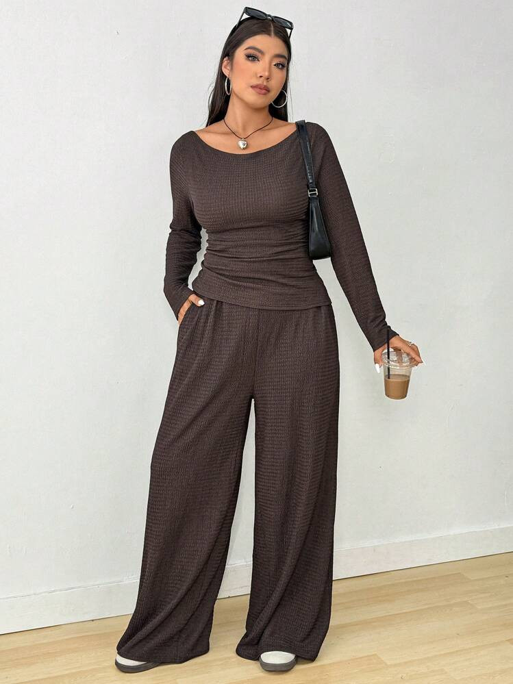 SHEIN EZwear 2pcs Plus Size Textured Brown Pleated Long Sleeve Top And Pockets Pants Set | SHEIN