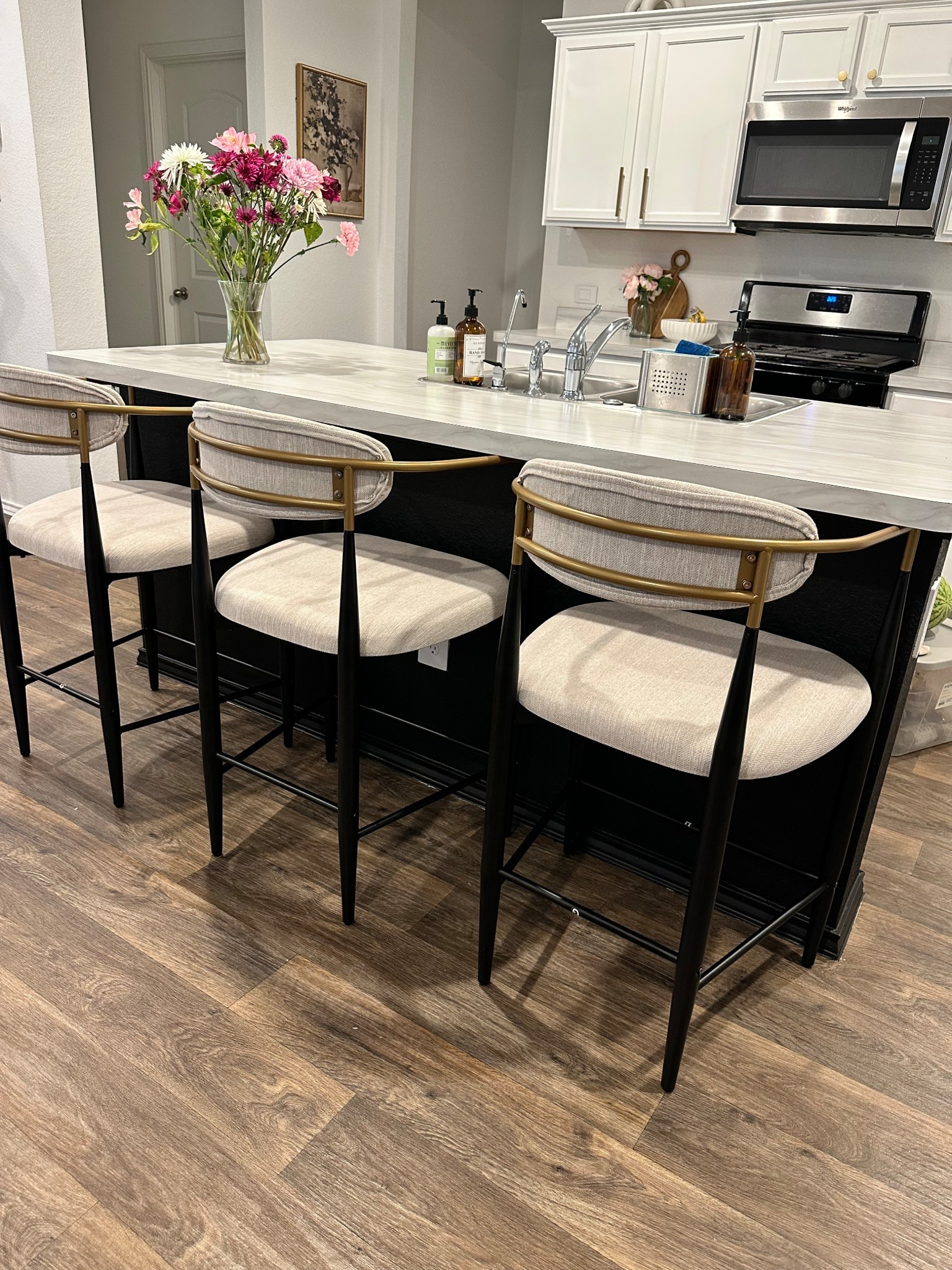 The perfect barstools from @homedepot to elevate your kitchen 



#LTKHome #LTKSaleAlert