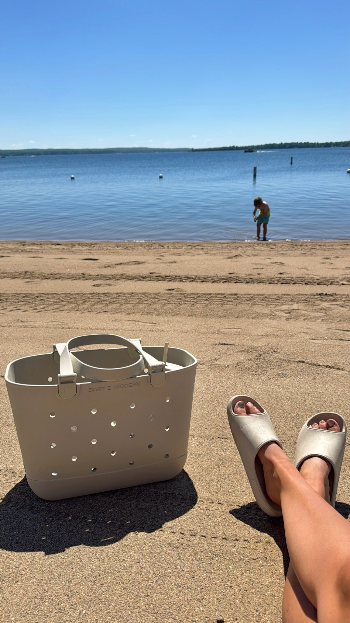 Love this Simple Modern tote bag! 

#LTKSeasonal #LTKFindsUnder100 #LTKStyleTip