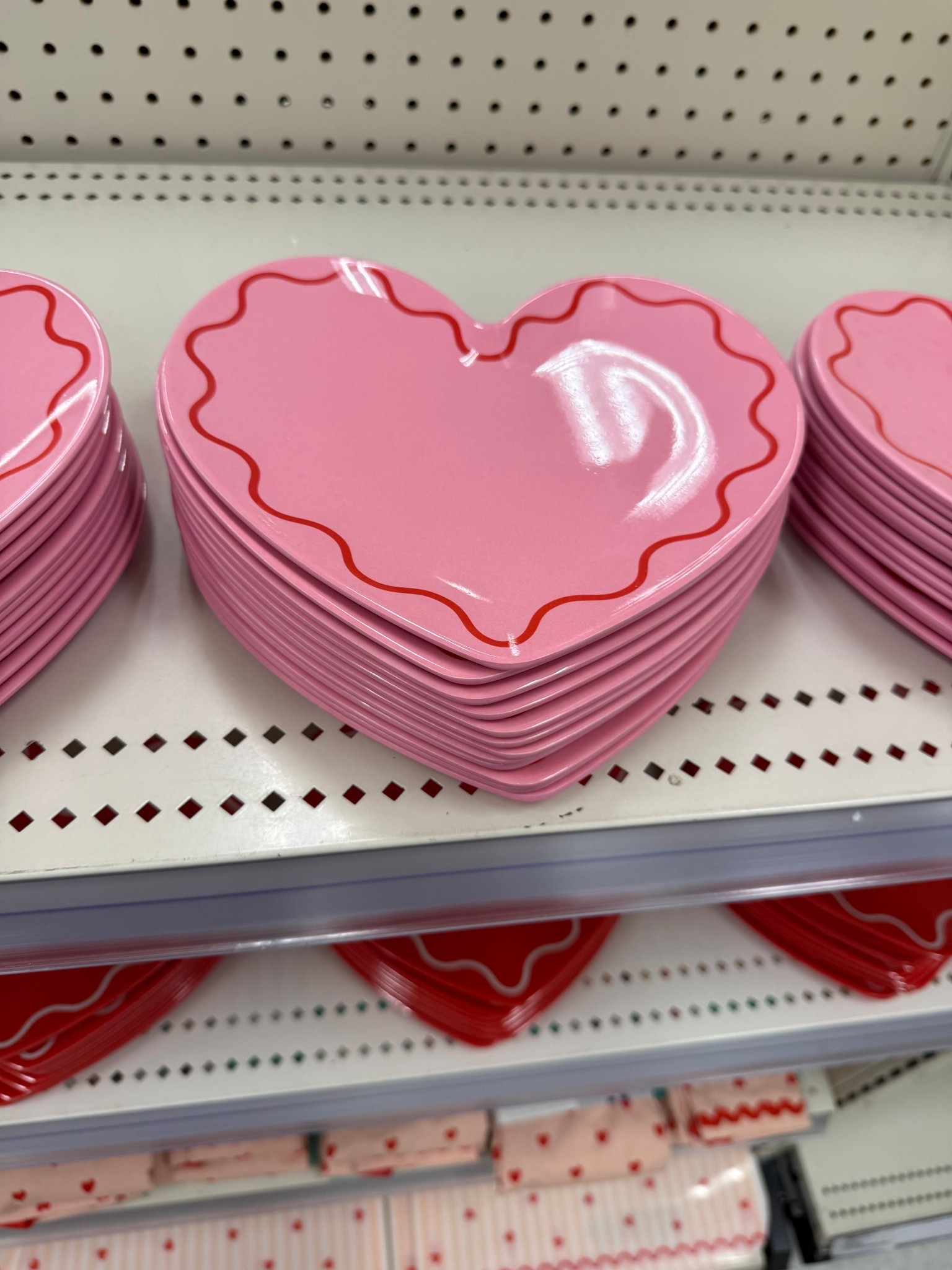 Heart 🩷 plates for Valentine's Day 

#LTKSeasonal #LTKGiftGuide