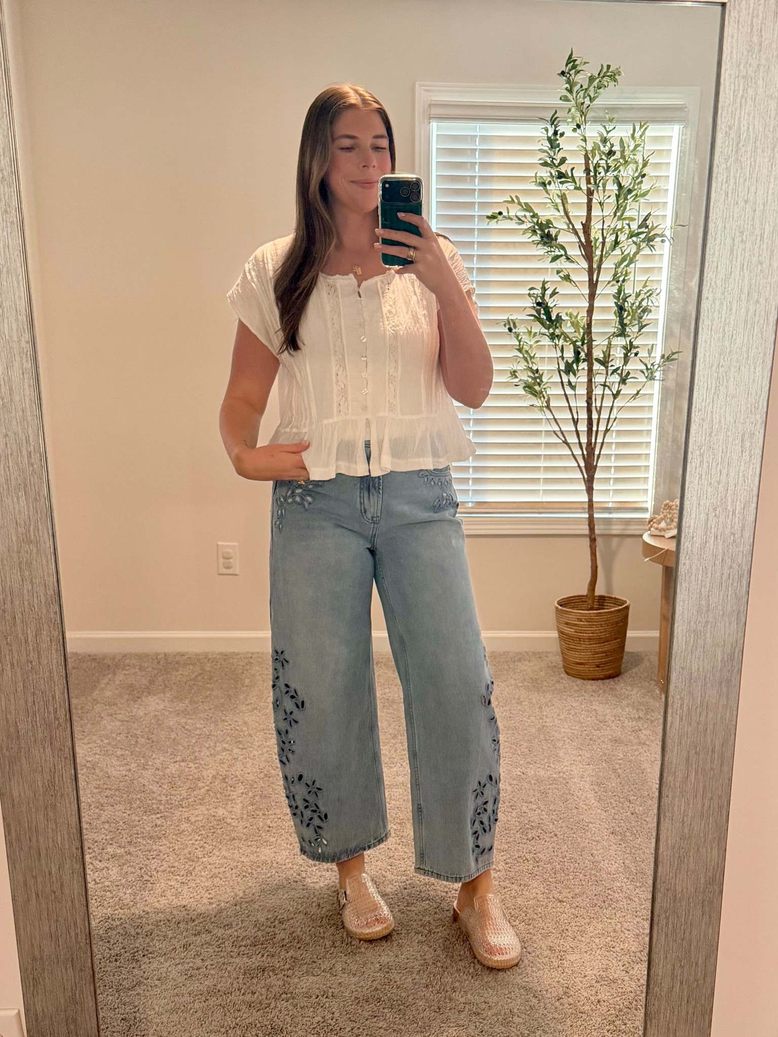 These jeans are my absolute favorite right now! The stitching on the sides!!! So cute for spring and summer! 

#LTKTall #LTKootd #LTKMidsize