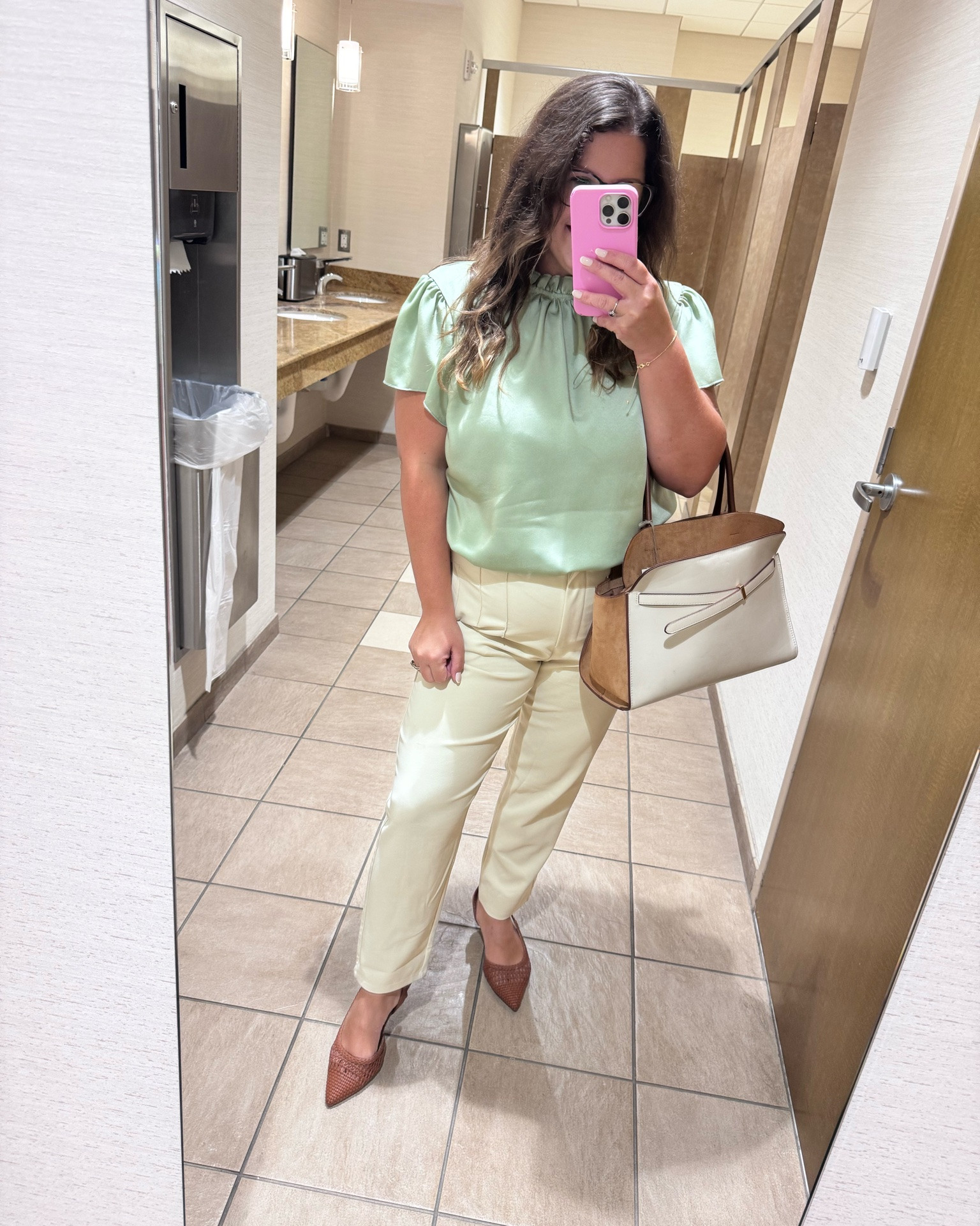 AMAZON WORK OUTFITS 💚🤎

work outfits, Amazon fashion, working mom, corporate life, chic work outfit, work outfit ideas, office outfit, affordable fashion, mom ootd, mom outfit

#LTKPetite #LTKootd #LTKWorkwear