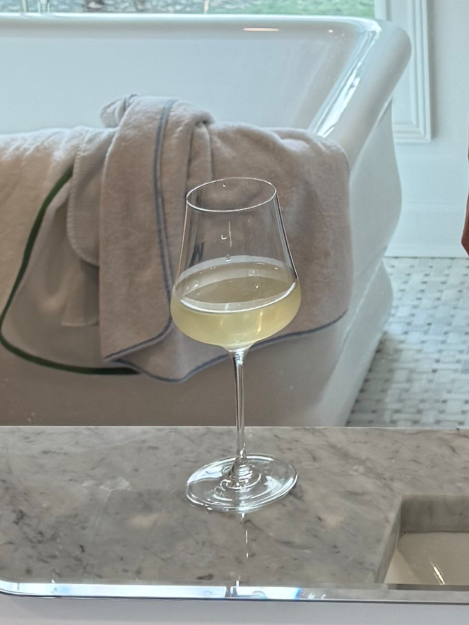 The only wine glass you will ever need. The perfect weight and shape. Can be used for both red and white wine. Worth the money  